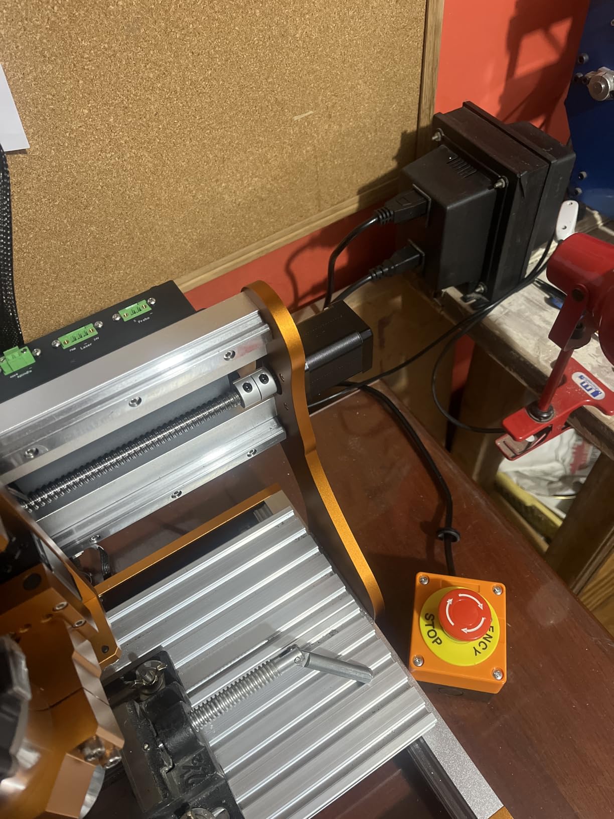 LUNYEE 3020 Nova CNC Router Machine, All-Metal XYZ Axis Linear Guides and Ball screw with 800W Trimmer Router, Suitable for Cutting Aluminum, Brass, Stainless steel, Wood, Acrylic, MDF, and Plastics customer photo 1
