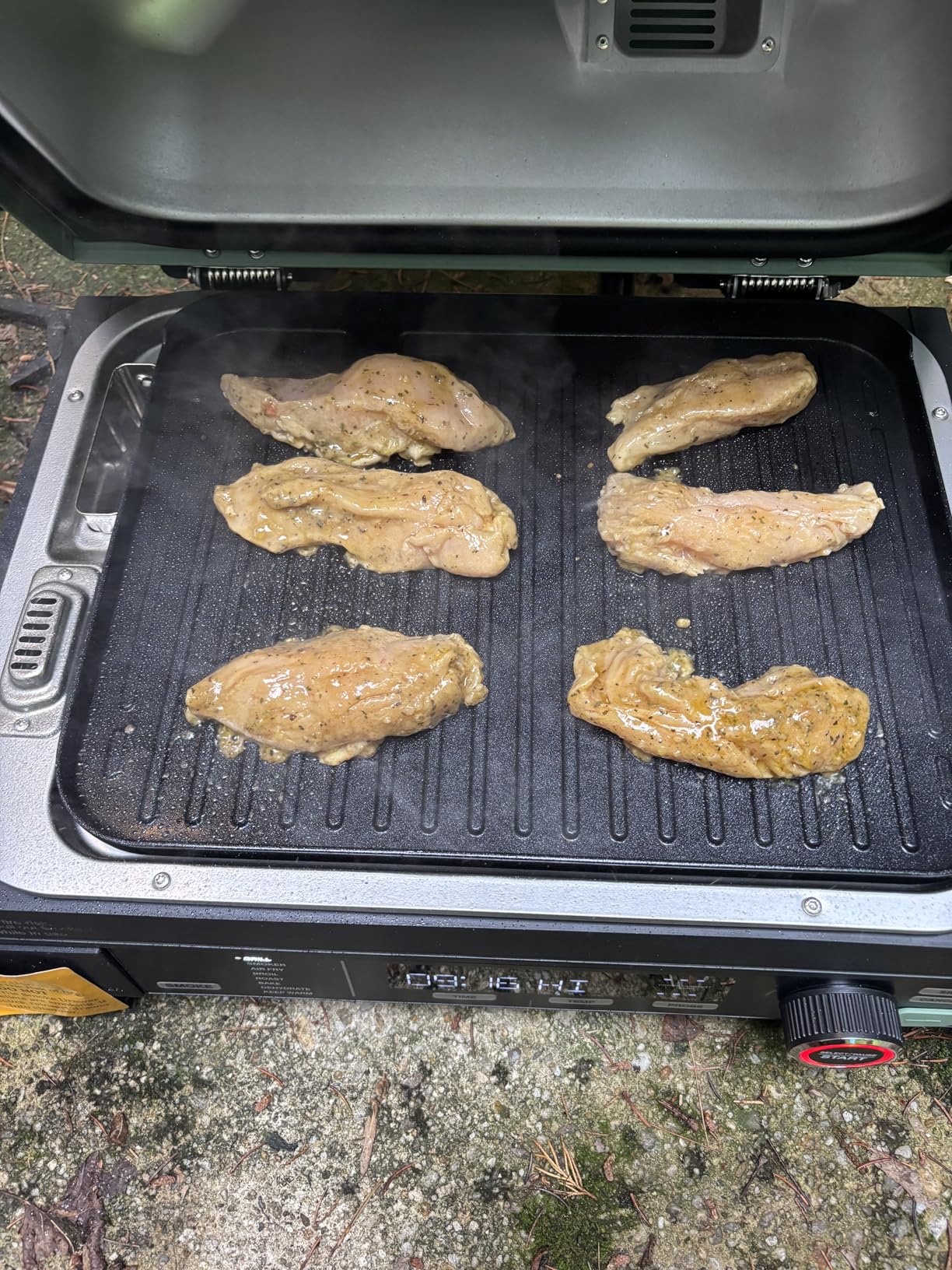 Cuisinart FlavorBoost 8-in-1 Outdoor Electric BBQ Grill & Portable Smoker, Air Fryer Grill Combo with Smart Probe, Smoke Drawer, 154 sq. in., Patio & Balcony Grill for Apartments, CEG-1302 customer photo 2