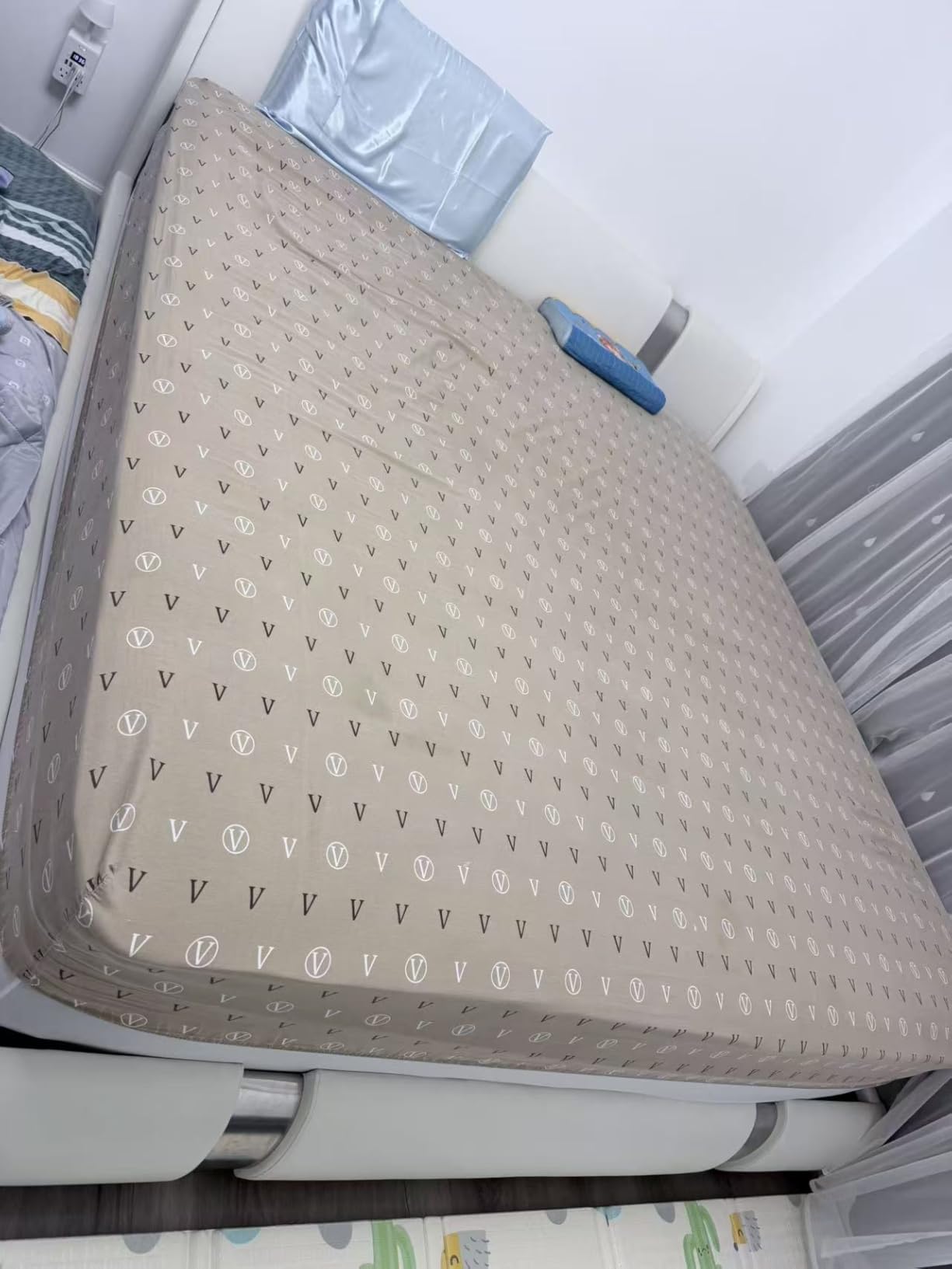 16 Inch Queen Size Mattress, Upgraded Luxury Hybrid Queen Mattress In A Box with 7-Zone Support for Cool Night & Pressure Relief, Medium Firm customer photo 2