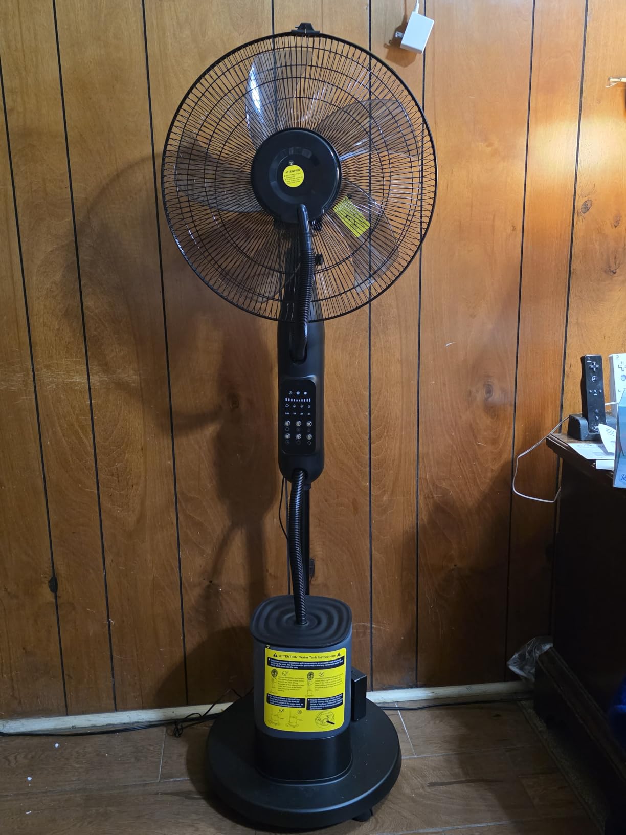 Misting Fan, 2026 Upgraded 4L Large Water Tank Mister Cooling Fan, 5 Speeds 3 Modes Misting Standing Fan, Floor Fan with Remote for Home, Bedroom, Patio, Outdoor customer photo 2