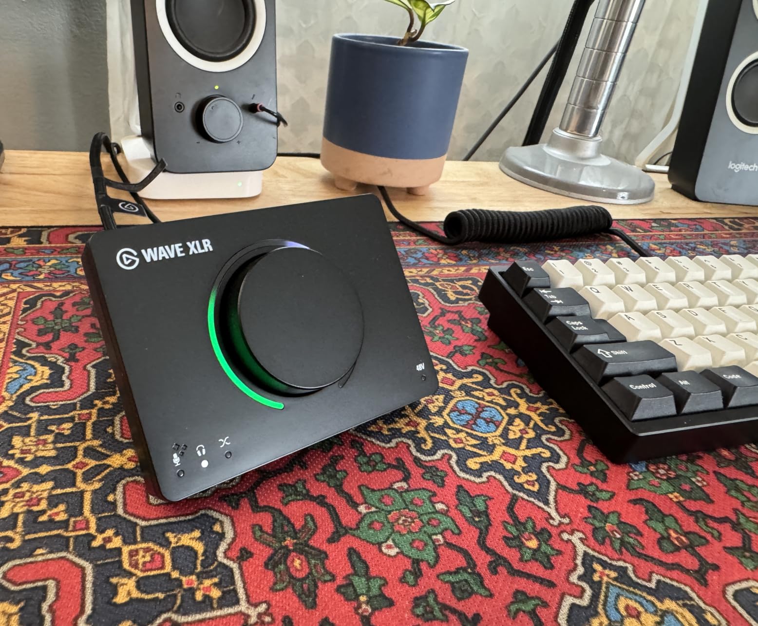 Elgato Wave XLR MK.2 - USB Audio Interface and DSP Mixer for XLR Microphones - 80dB Gain, Onboard Effects, Touch Mute customer photo 1