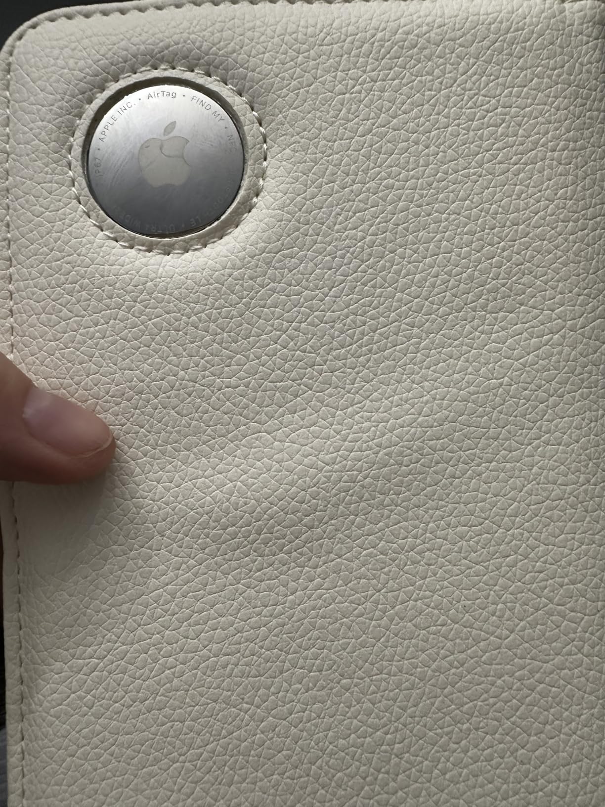 Apple AirTag (2nd Generation): Tracker for Keychain, Wallet, and More; Locator with Sound; Simple One-Tap Setup with iPhone or iPad; Key Finder with up to 1.5X Precision Finding Range customer photo 1