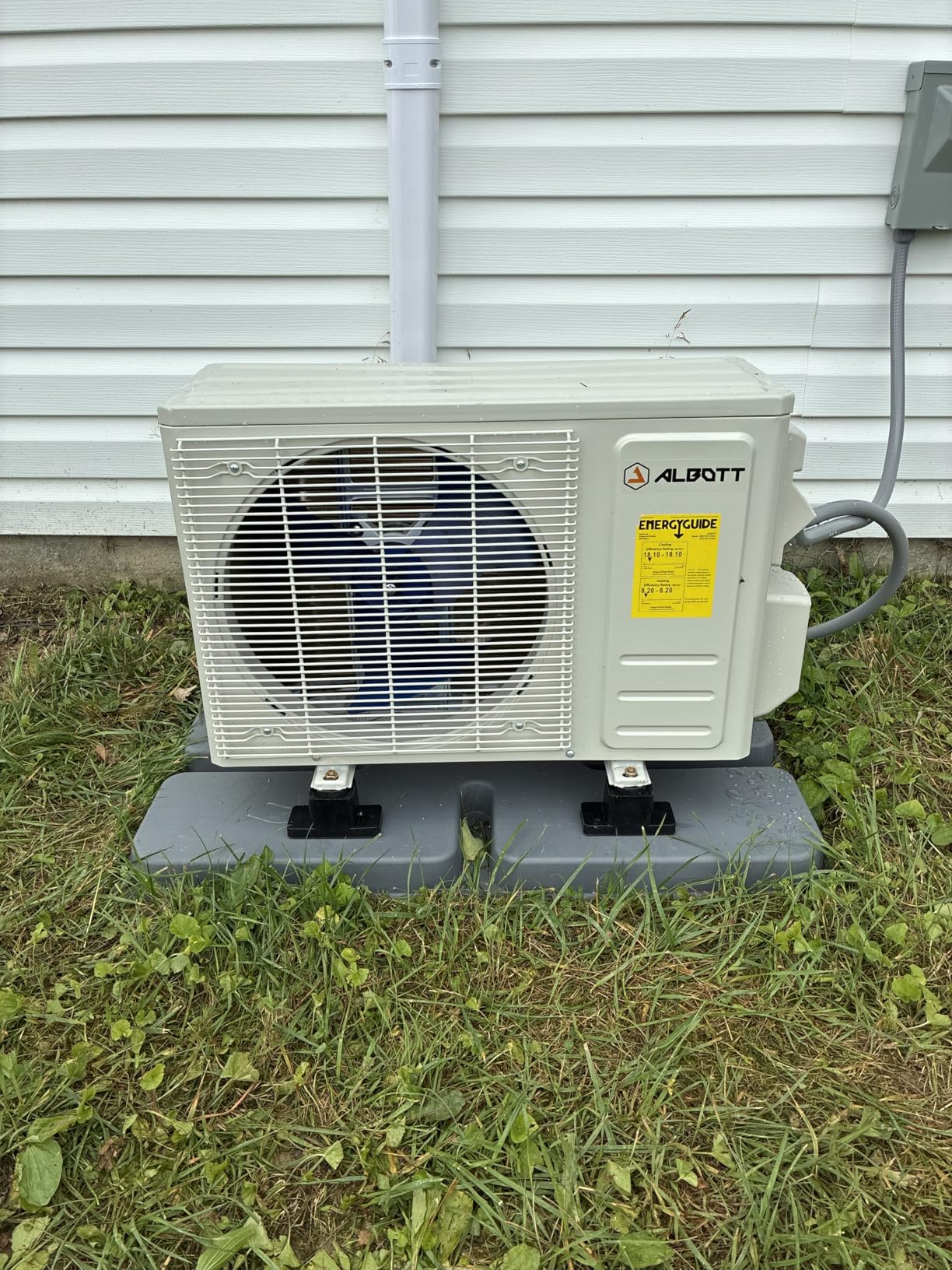 Albott Mini Split Air Conditioner and Heater, 12,000 BTU, SEER2 18, 115V Inverter Energy-Efficient AC with Self-Cleaning, Remote and APP Control, Easy Installation, Cools up to 750 Sq.Ft. customer photo 1