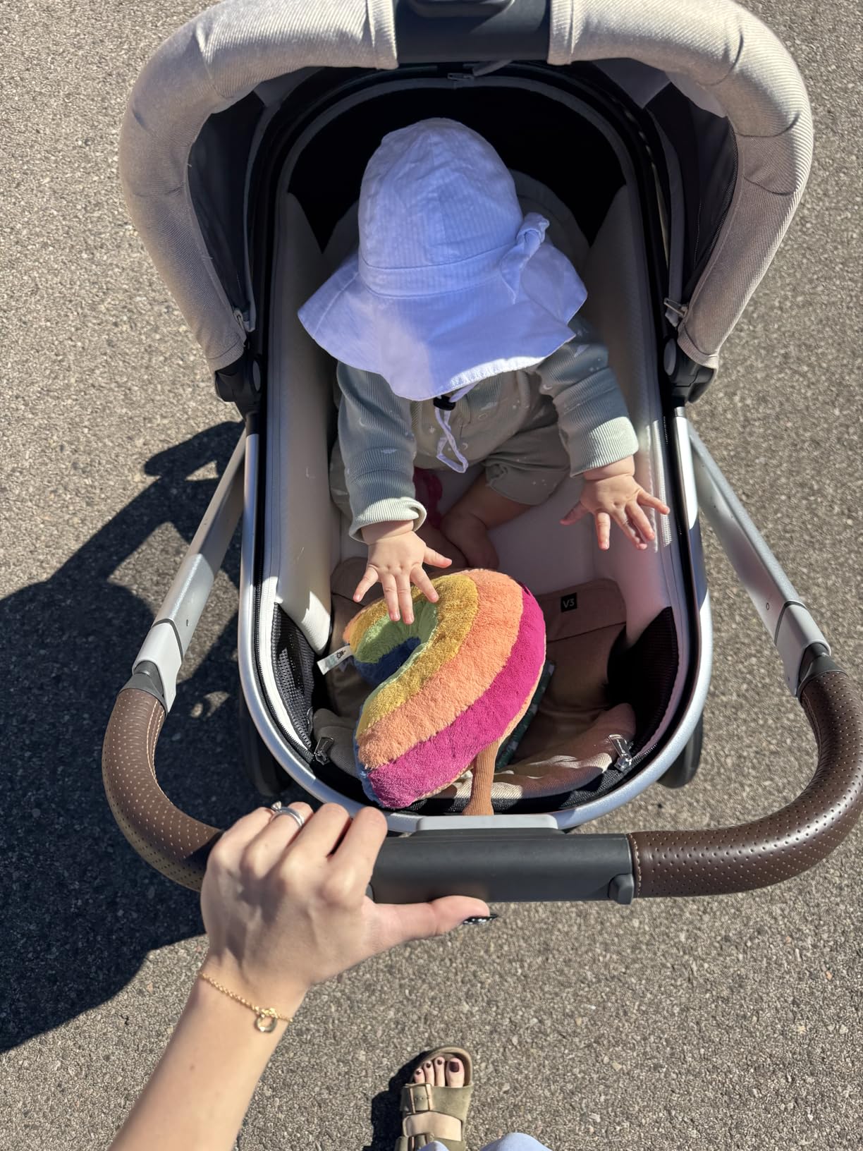 Vista V3 Convertible Single-to-Double Stroller for Baby & Toddler, 30+ Configurations, Car Seat Compatible, All-Wheel Suspension, XL Basket - Ada (Sandstone Mélange/Carbon Frame) customer photo 1