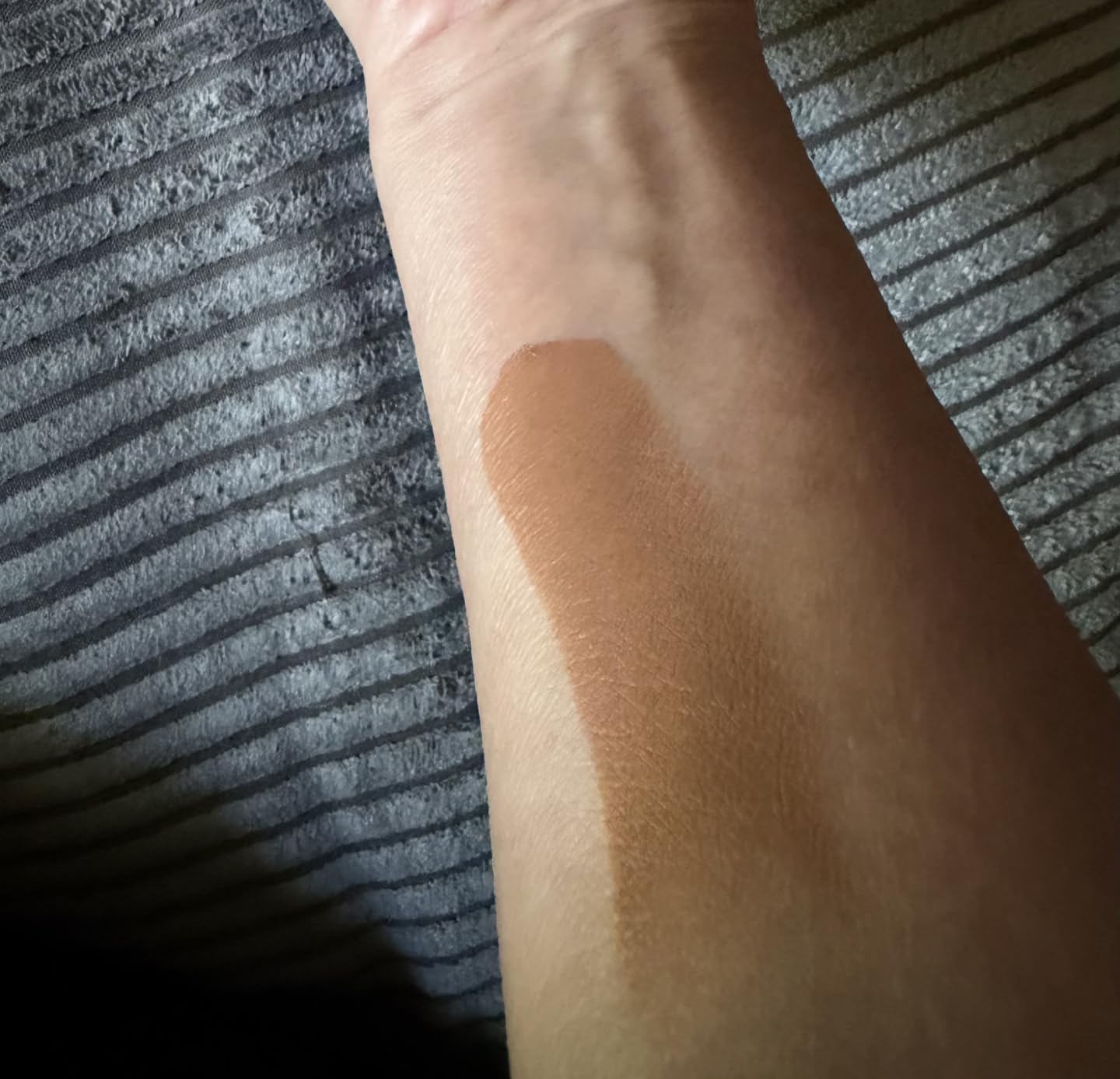 e.l.f. Soft Glam Cream Bronzer Stick, Buildable Cream Bronzer for A Long-Lasting Sculpted Glow & Satin Finish, Twist-Up Design, Vegan & Cruelty-Free, Light-Medium customer photo 2