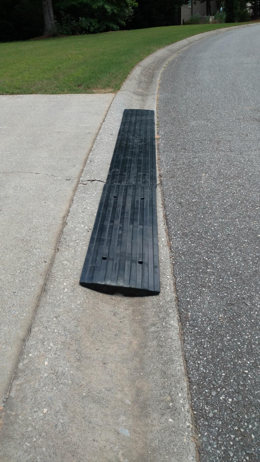 Car Vehicle Curbside Driveway Ramp - 4ft Heavy Duty Rubber Threshold Bridge Track Curb Ramp, for Loading Dock, Garage, Sidewalk, Truck, Scooter, Bike, Motorcycle, Wheelchair Mobility - Pyle PCRBDR21 customer photo 1