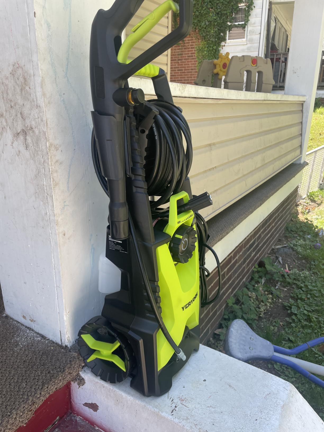 Yeryork Adjustable 5000 PSI Pressure Washer, 2.5 Max GPM Power Washer with 33 FT Retractable Hose Reel, Stainless Steel Lance, 500ml Foam Cannon, 4-Nozzle Set, Washer for Cars, Fences, Patios customer photo 1