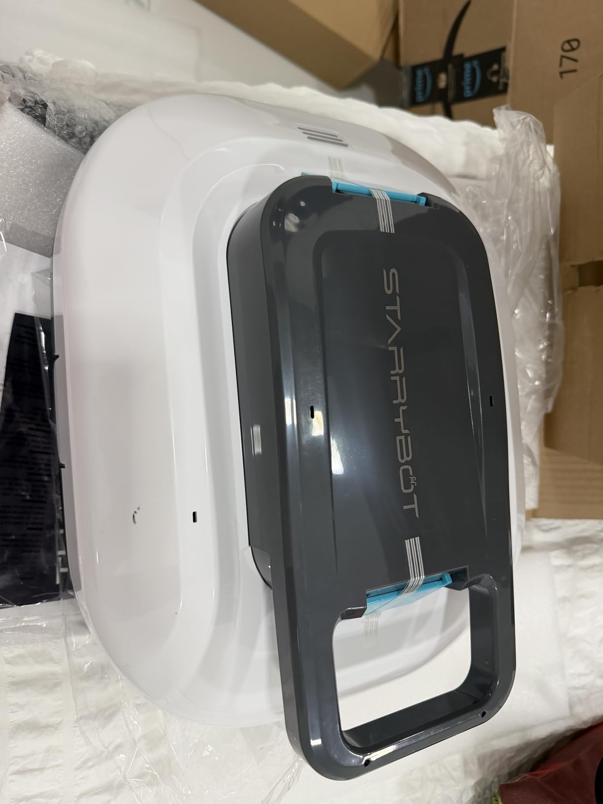 STARRYBOT Cordless Robotic Pool Cleaner with Dual high-Efficiency Motors Delivers Strong Suction, Smart Self-Parking, Smart LED Indicator, Pool Vacuum for Above-Ground Flat Pool up to 900 Sq.ft (White) customer photo 2