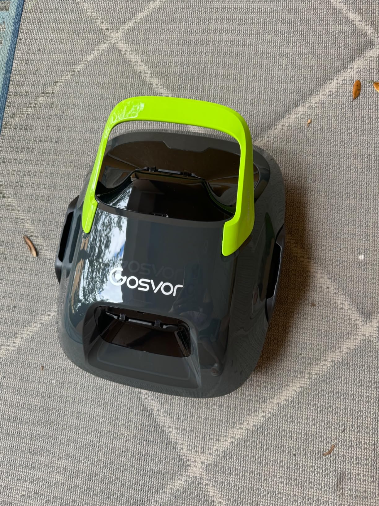 Gosvor Cordless Robotic Pool Cleaner, Efficient Pool Vacuum, 90 Min Runtime, Self-Parking, 7.5 lbs Lightweight, Suitable for Above Ground Pools up to 860 sq.ft customer photo 1