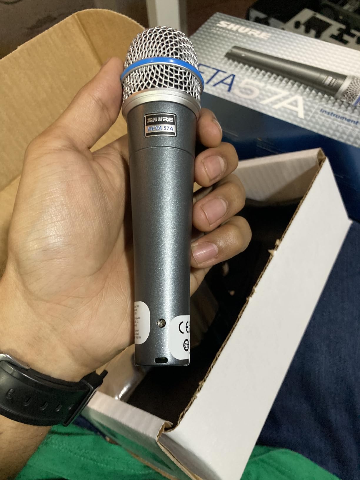 Shure BETA 57A Instrument Microphone - Supercardioid Dynamic Mic for Vocal and Instrumental Applications customer photo 2