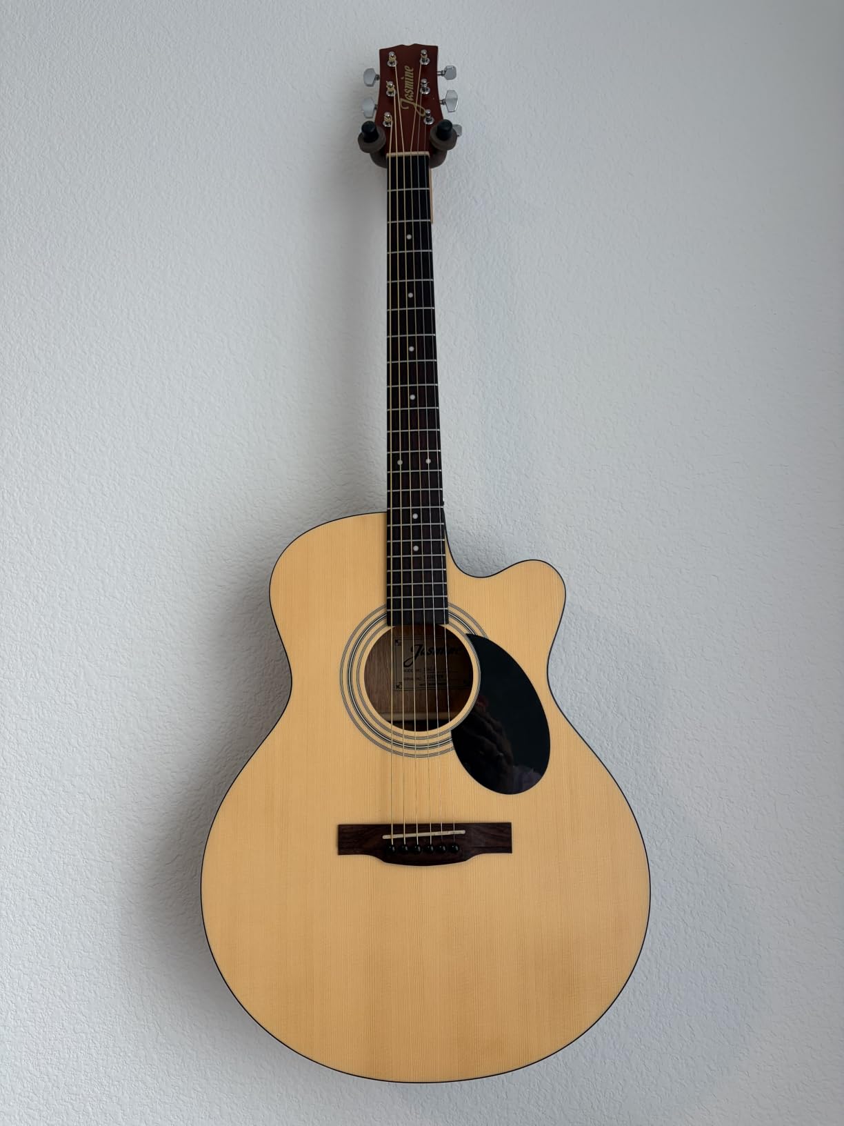 Jasmine S34C Orchestra Acoustic Guitar, Spruce Top, Sapele Back & Sides, Advanced X Bracing, Venetian Cutaway, Natural Finish customer photo 2