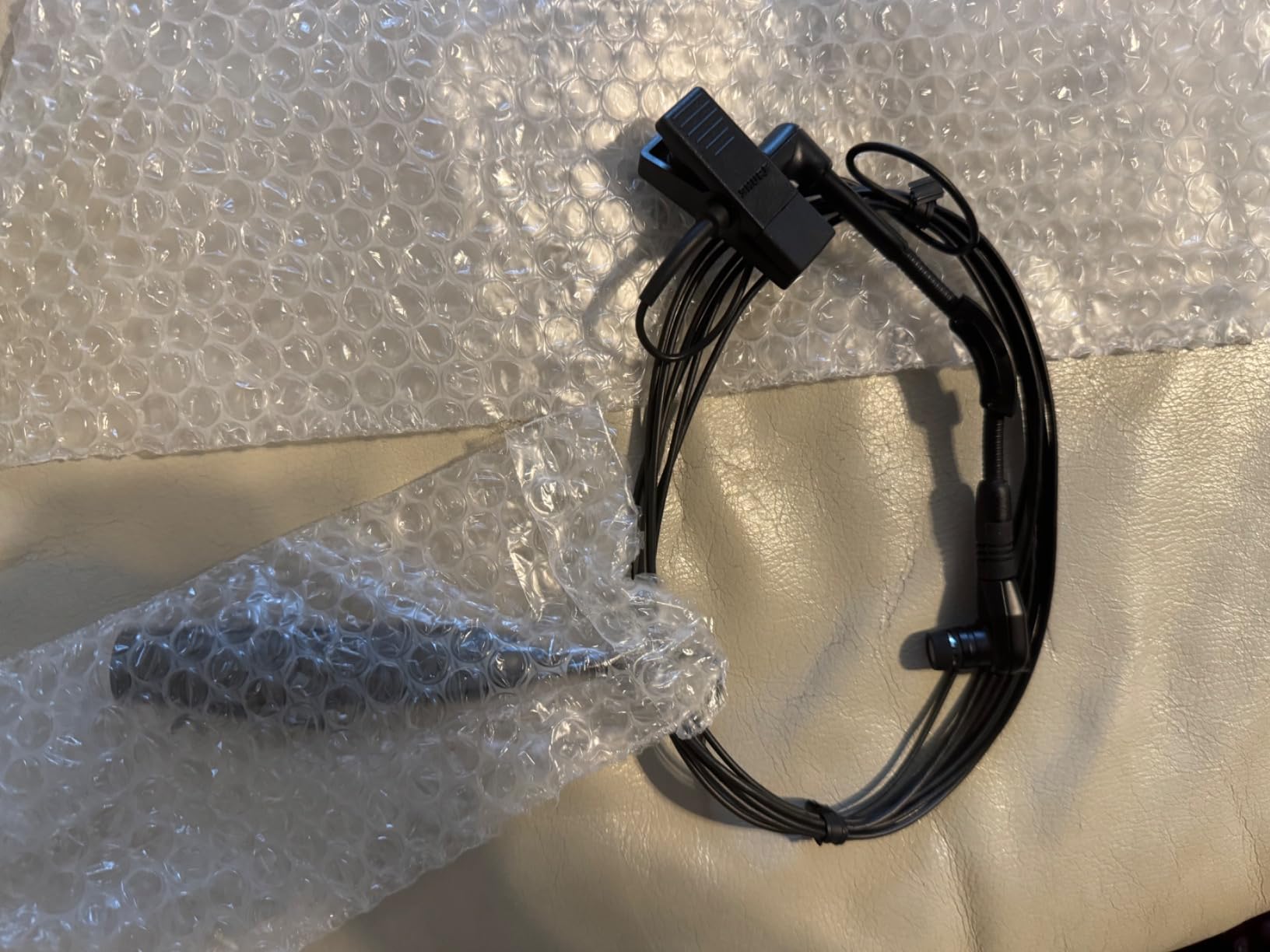Shure Wired BETA 98H/C Microphone - Miniature Instrument Mic with Wired XLR Connector, Cardioid Condenser, Clip-on with Gooseneck for Sax/Brass or Rim of Percussion customer photo 2