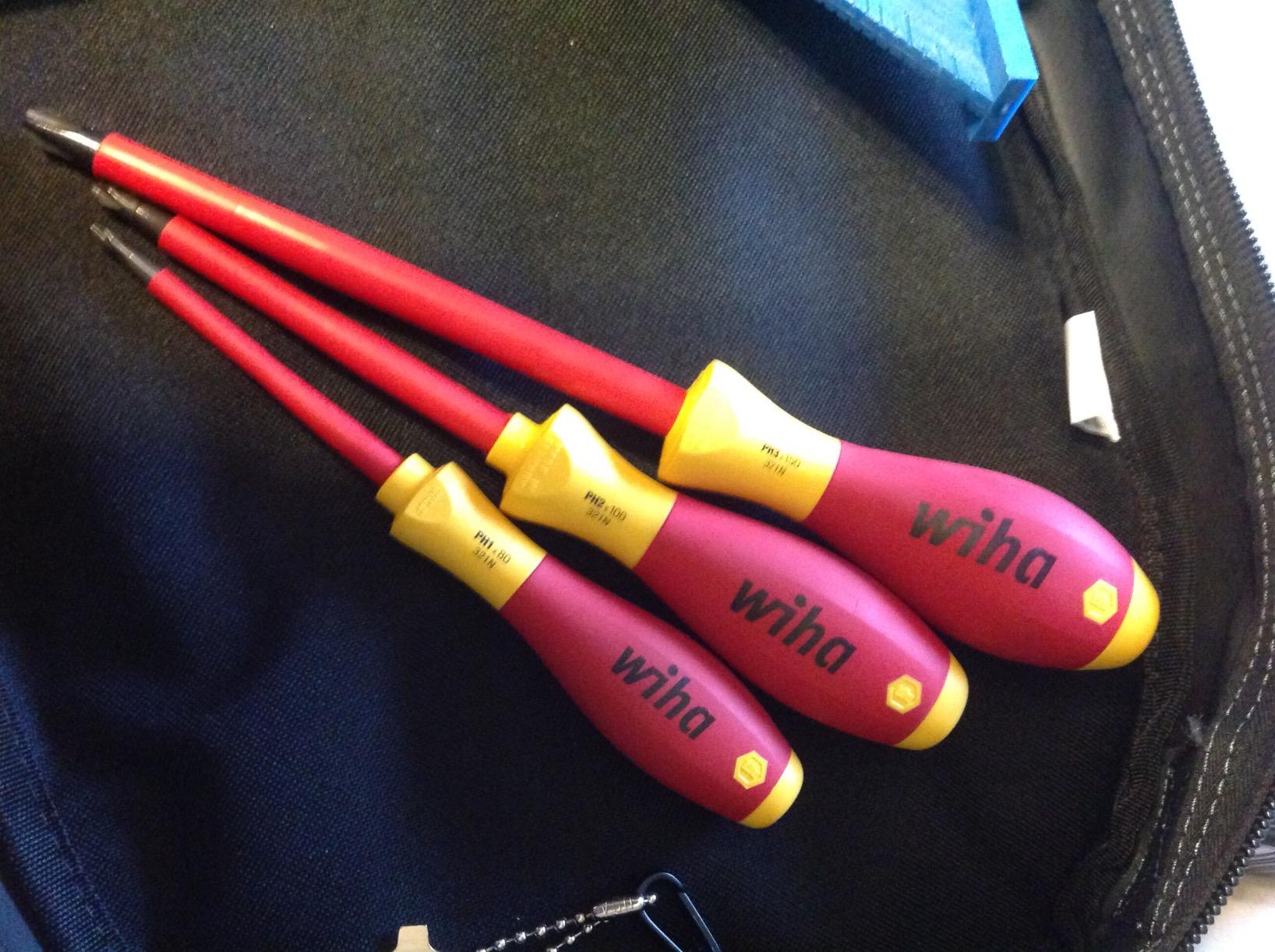 Wiha 32092 Slotted and Phillips Insulated Screwdriver Set, 1000 Volt, 5-Piece customer photo 2
