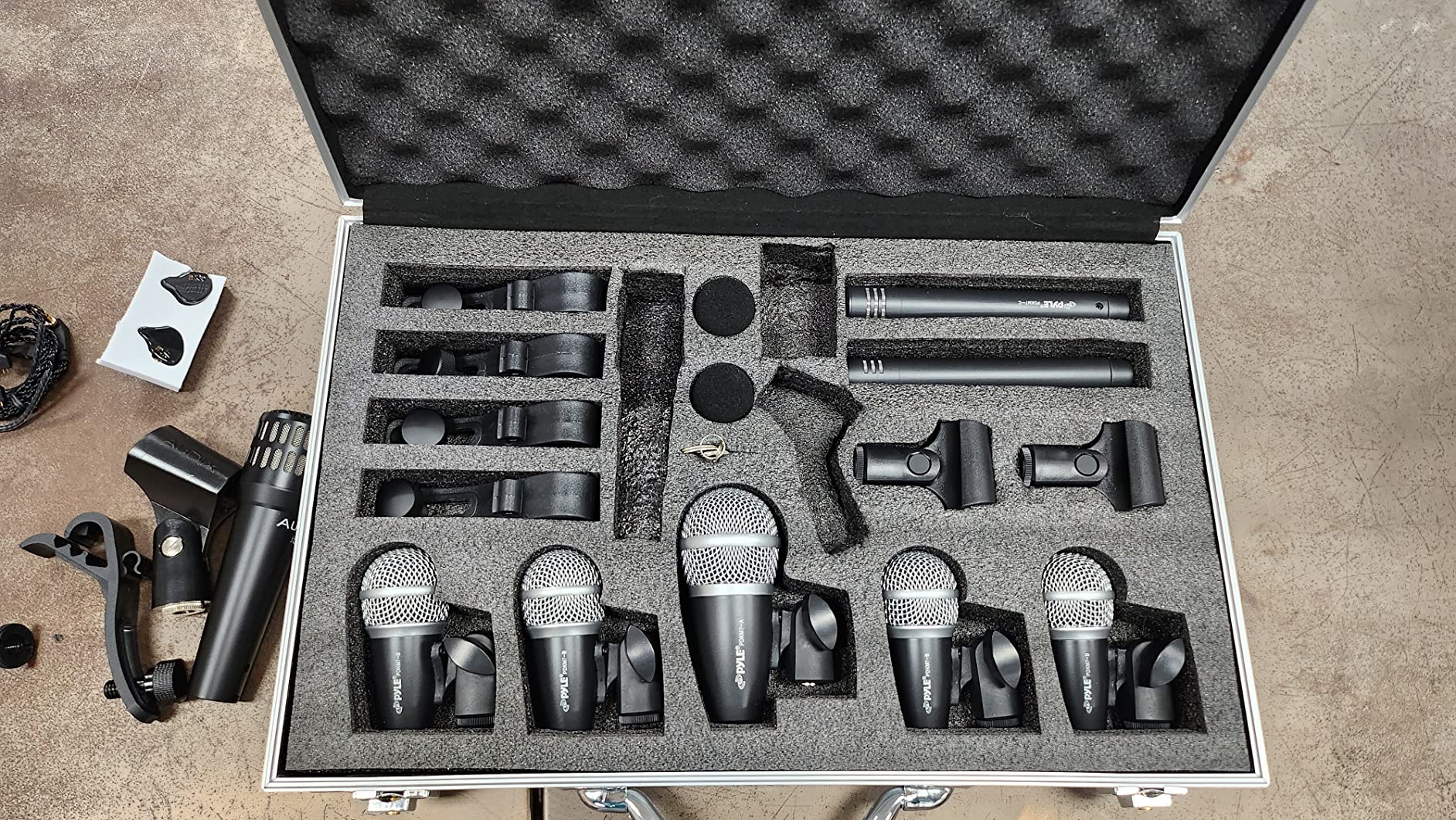 Pyle 7-Piece Wired Dynamic Drum Microphone Set - Kick Bass, Tom/Snare & Cymbals Mics with Case customer photo 1