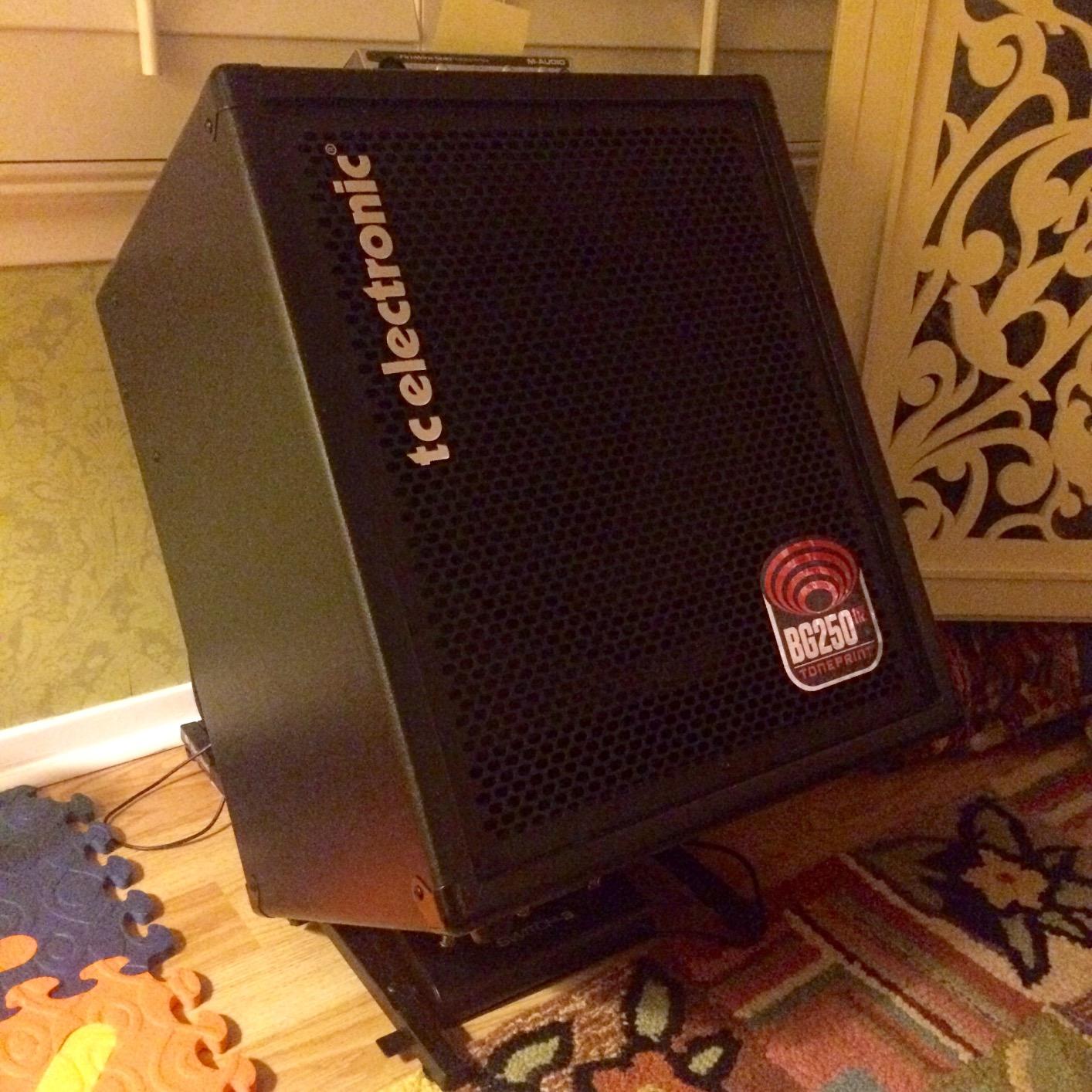 On-Stage RS6000 Foldable Tiltback Guitar Amp Stand, Black customer photo 1
