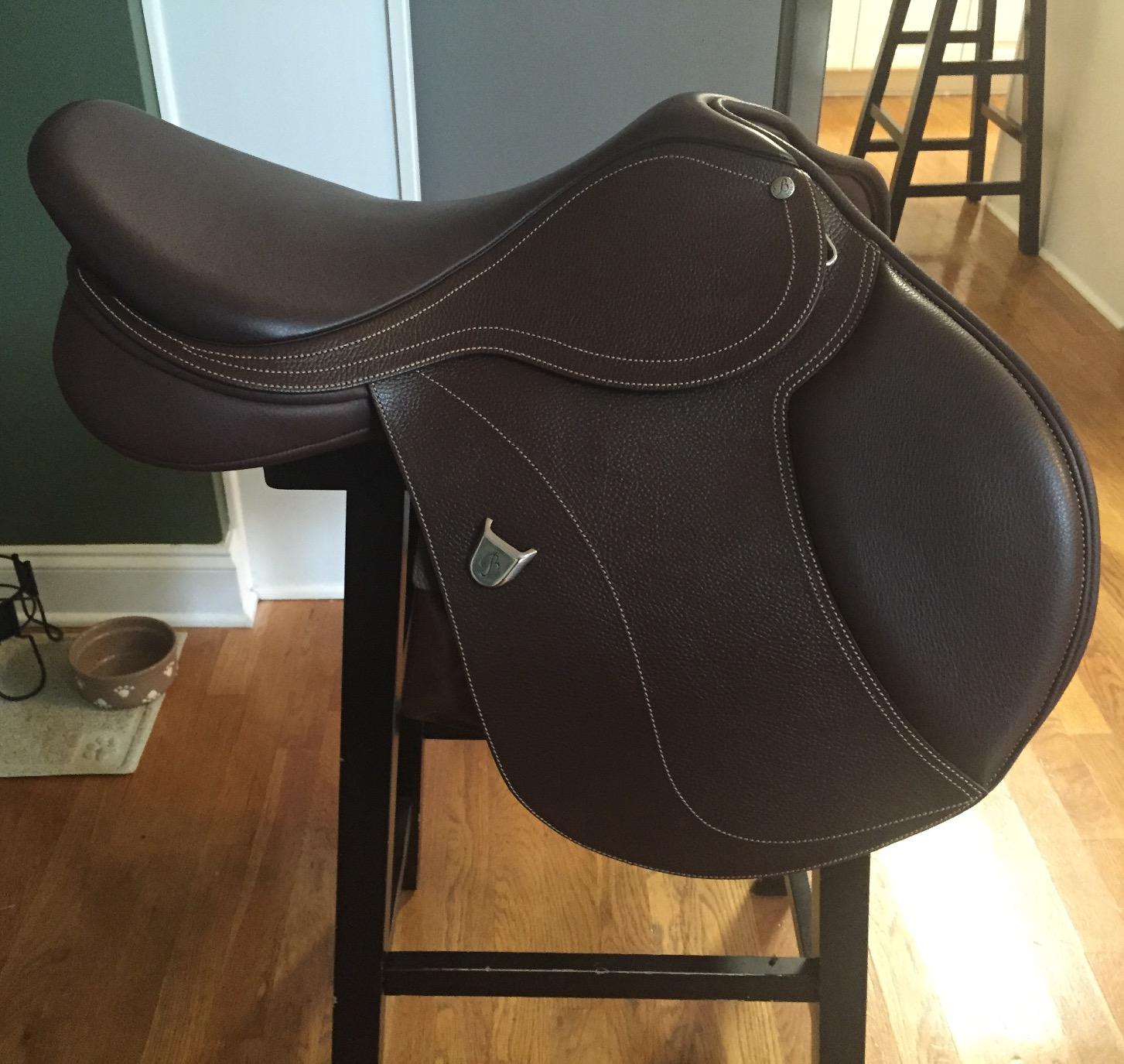 Bates Hunter Jumper Saddle customer photo 1