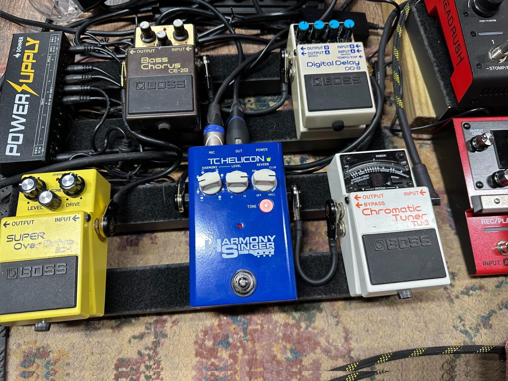 TC Helicon Harmony Singer Vocal Effects Stompbox with Guitar-Controlled Harmony customer photo 1