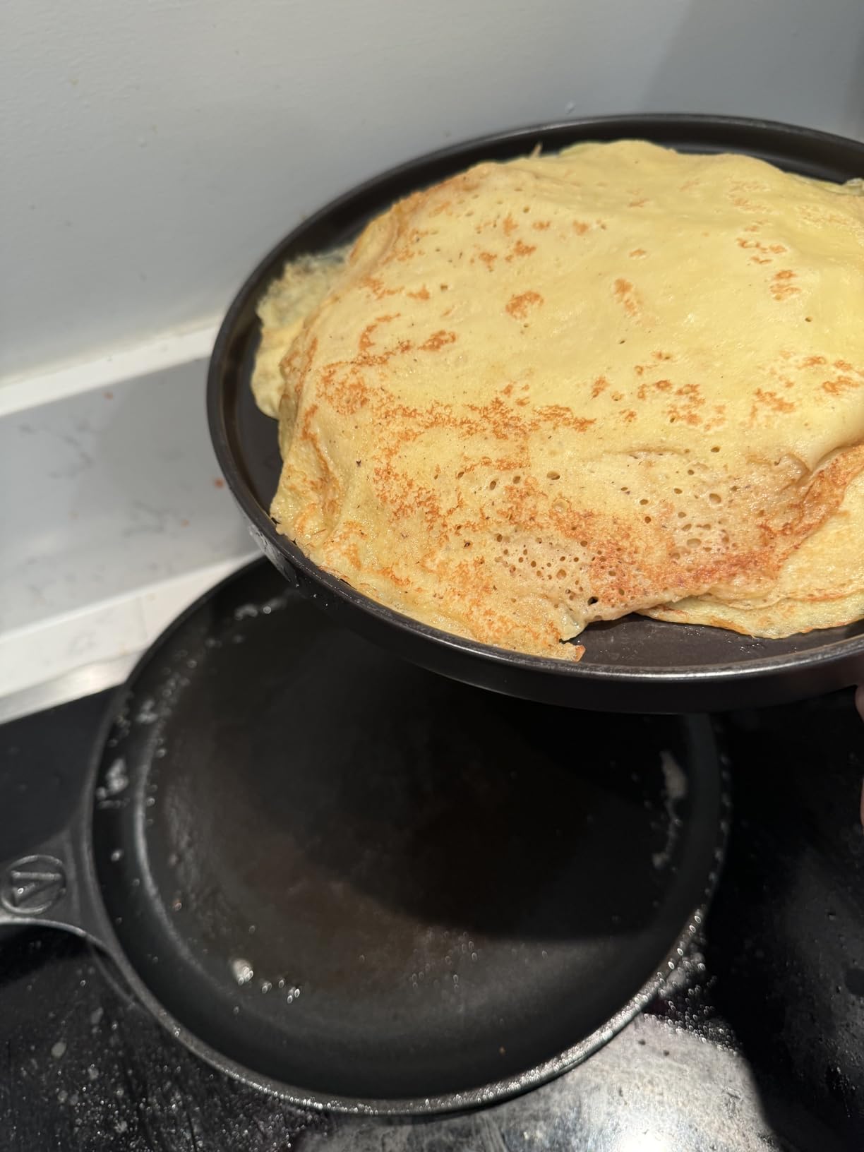 Victoria 10.5-Inch Cast Iron Comal Griddle Pan with a Long Handle, Preseasoned with Flaxseed Oil, Made in Colombia customer photo 1
