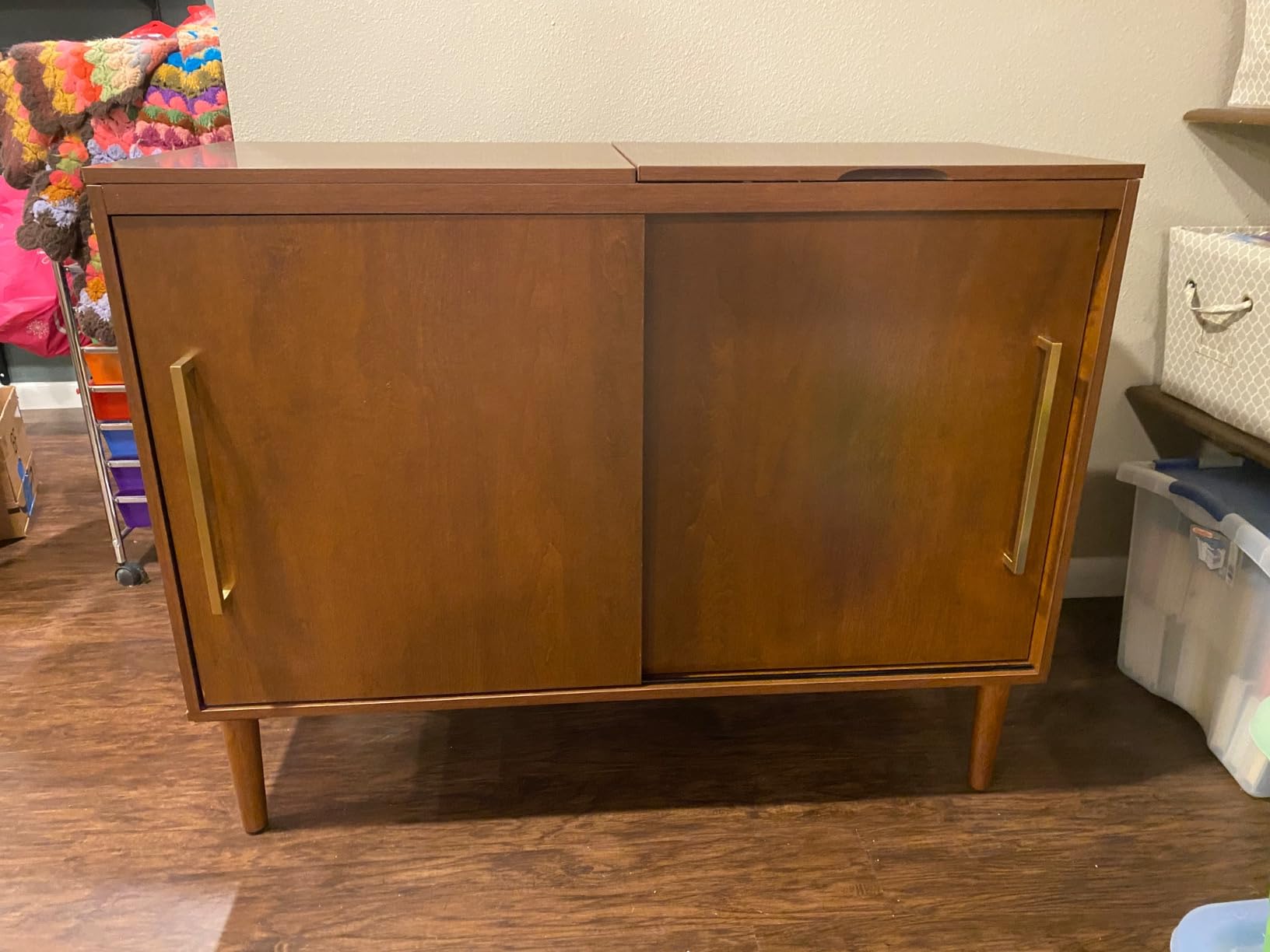 Crosley Furniture Everett Media Console and Record Player Stand with Storage for Vinyl Records, Mahogany customer photo 2