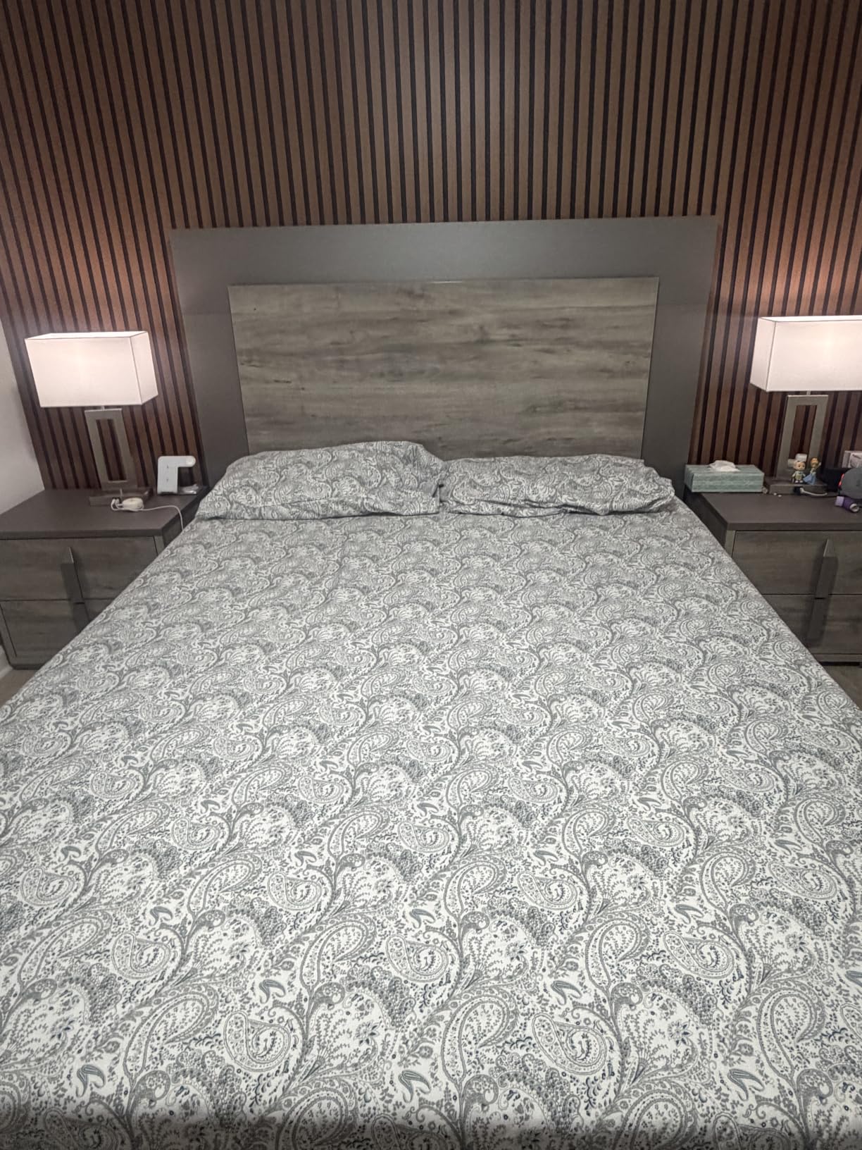 Mellanni Queen Sheets Set - 4 PC Iconic Collection Bedding - Hotel Luxury, Extra Soft, Cooling Bed Sheets - Wrinkle, Fade, Stain Resistant (Queen, Blue Hydrangea) customer photo 1