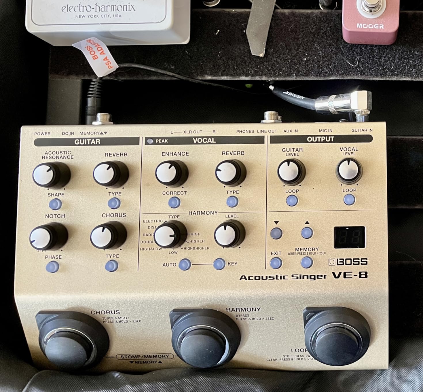 BOSS VE-8 Acoustic Singer Compact All-In-One Preamp and Effects for Singing Guitarists customer photo 1