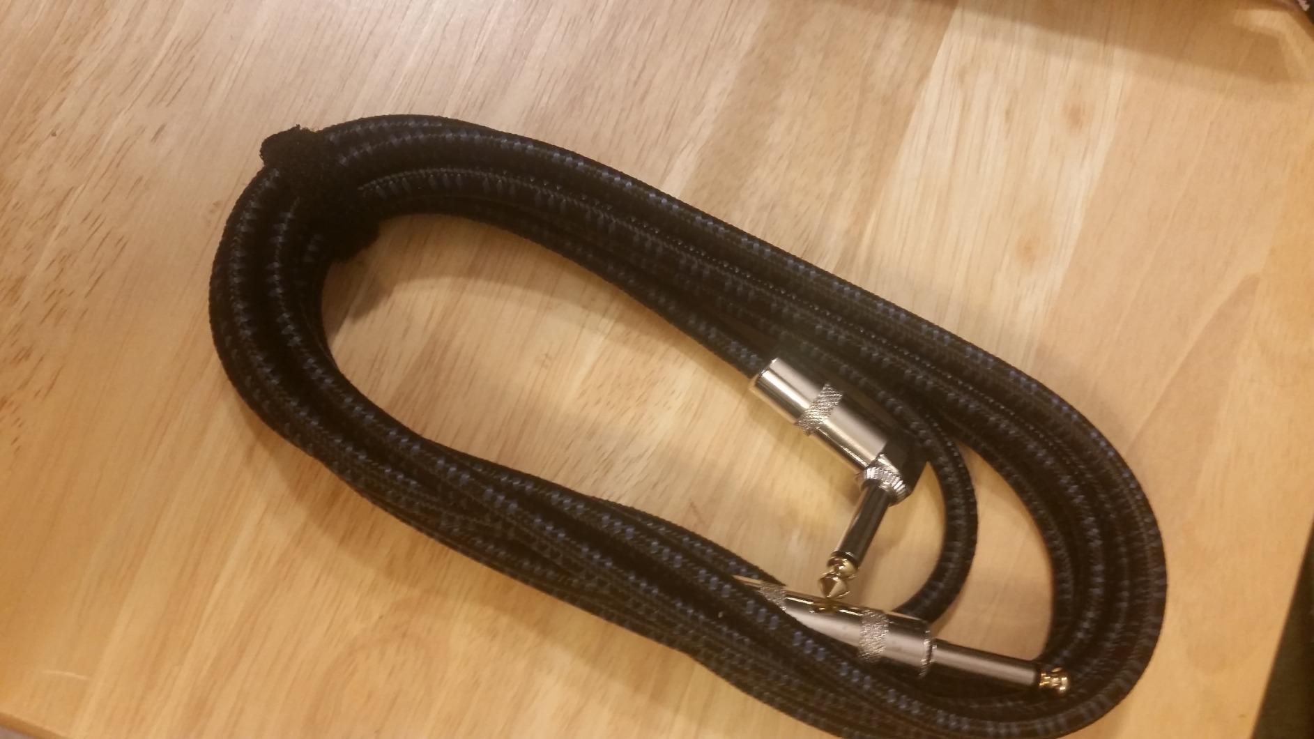 Donner Guitar Cable 10 ft, Premium Electric Instrument Bass Cable AMP Cord 1/4 Right Angle to Straight Black Blue customer photo 1