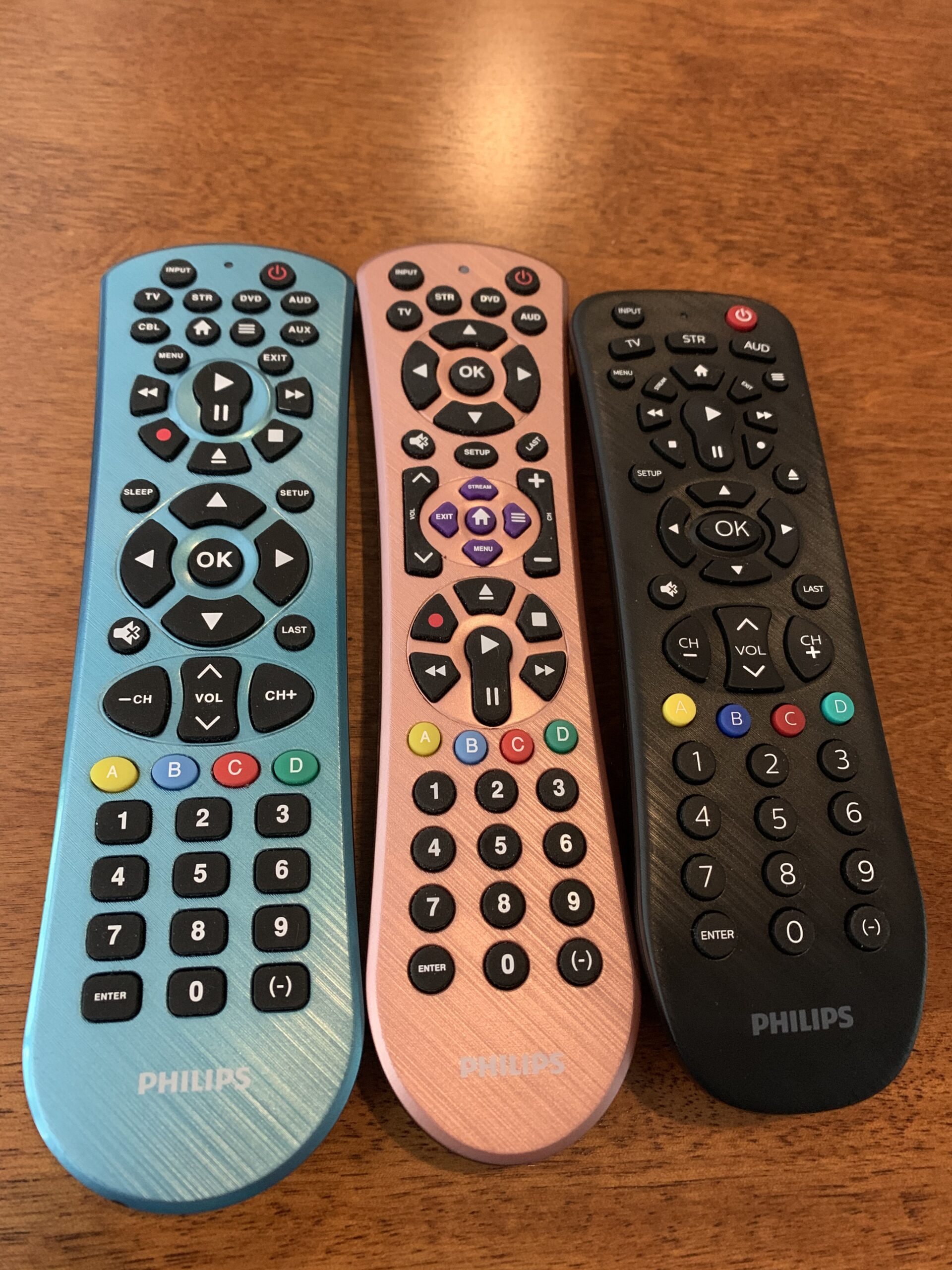 Philips Universal Remote Control for Samsung, Vizio, LG, Sony, Sharp, Roku, Apple TV, RCA, Panasonic, Smart TVs, Streaming Players, Blu-ray, DVD, Simple Setup, 4-Device, Black, SRP9243B/27 customer photo 1