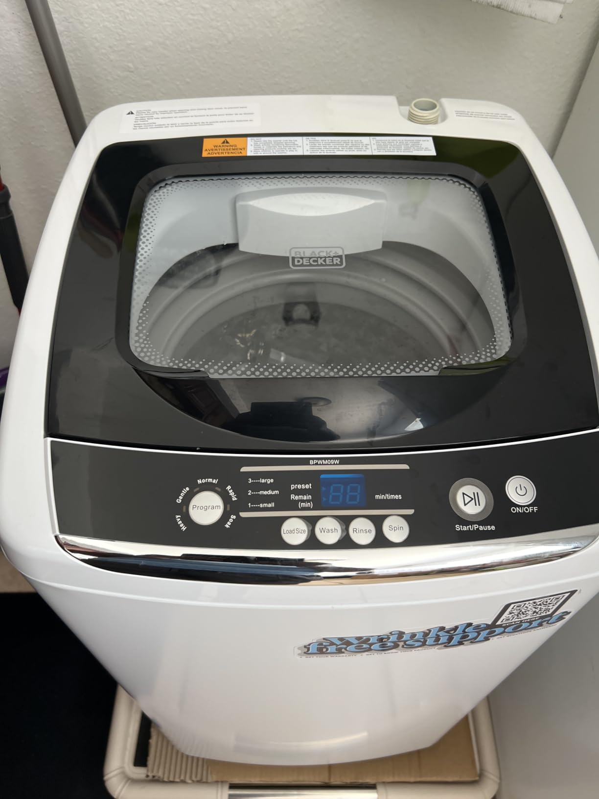 BLACK+DECKER BCED37 Compact Dryer for Standard Wall Outlet, Small, 4 Modes, Load Volume 13.2 lbs., White customer photo 2