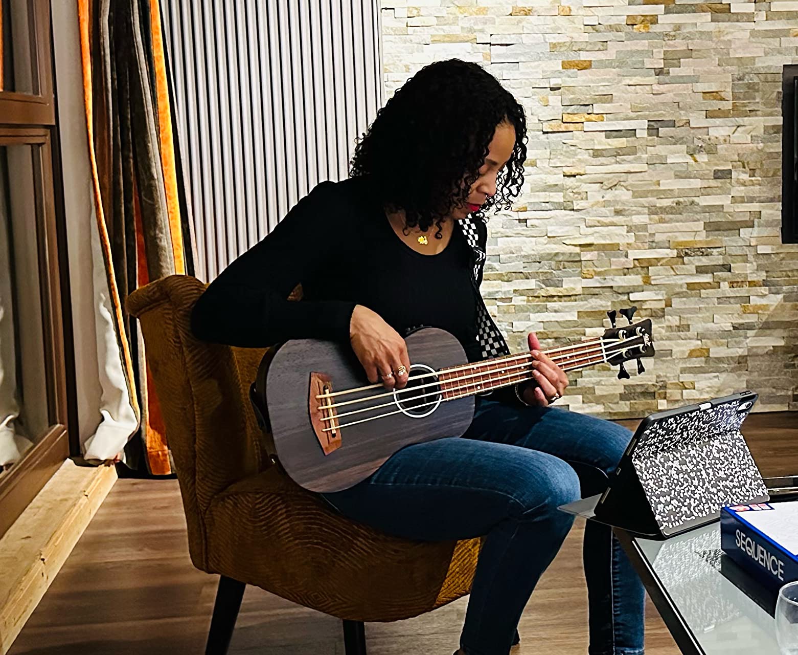 AKLOT Baritone Fretless Bass Ukulele, 30 Inch, Ebony African Blackwood, Professional E-A-D-G with Gig Bag Strap customer photo 2