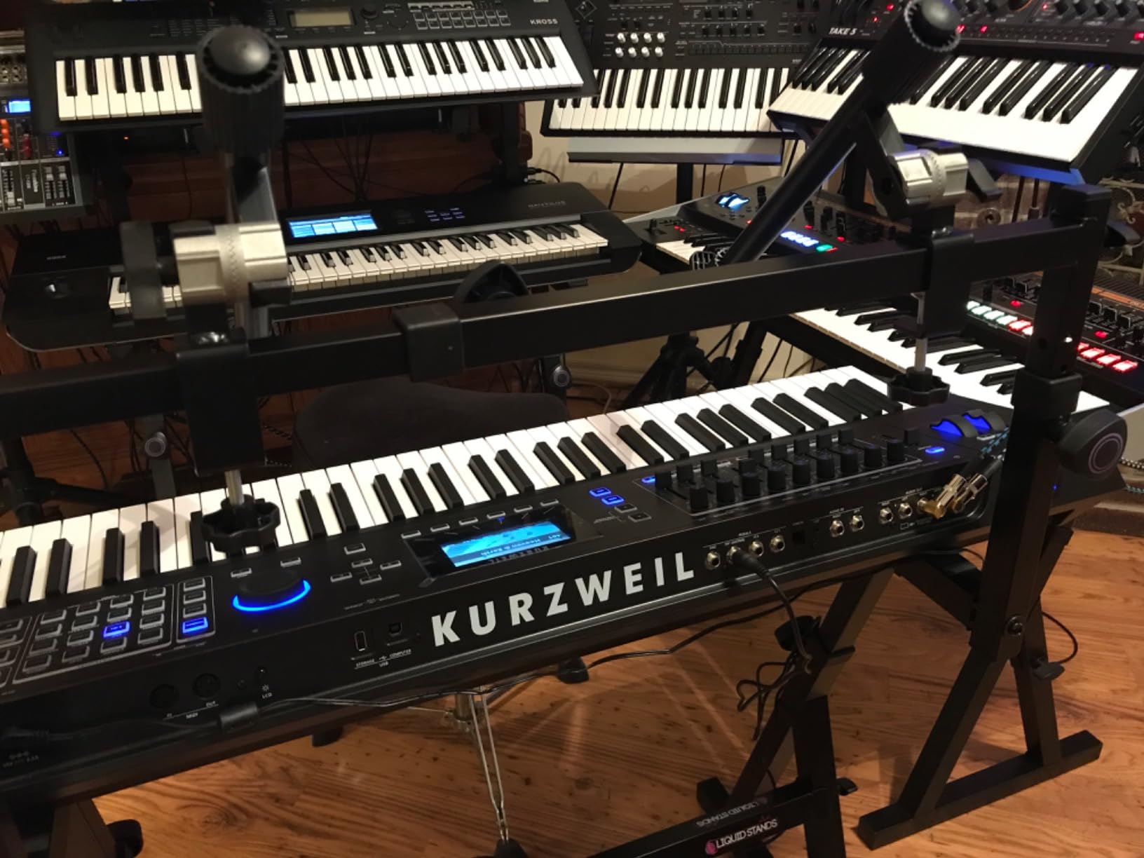 PC4-7 76-key Synthesizer Workstation customer photo 1