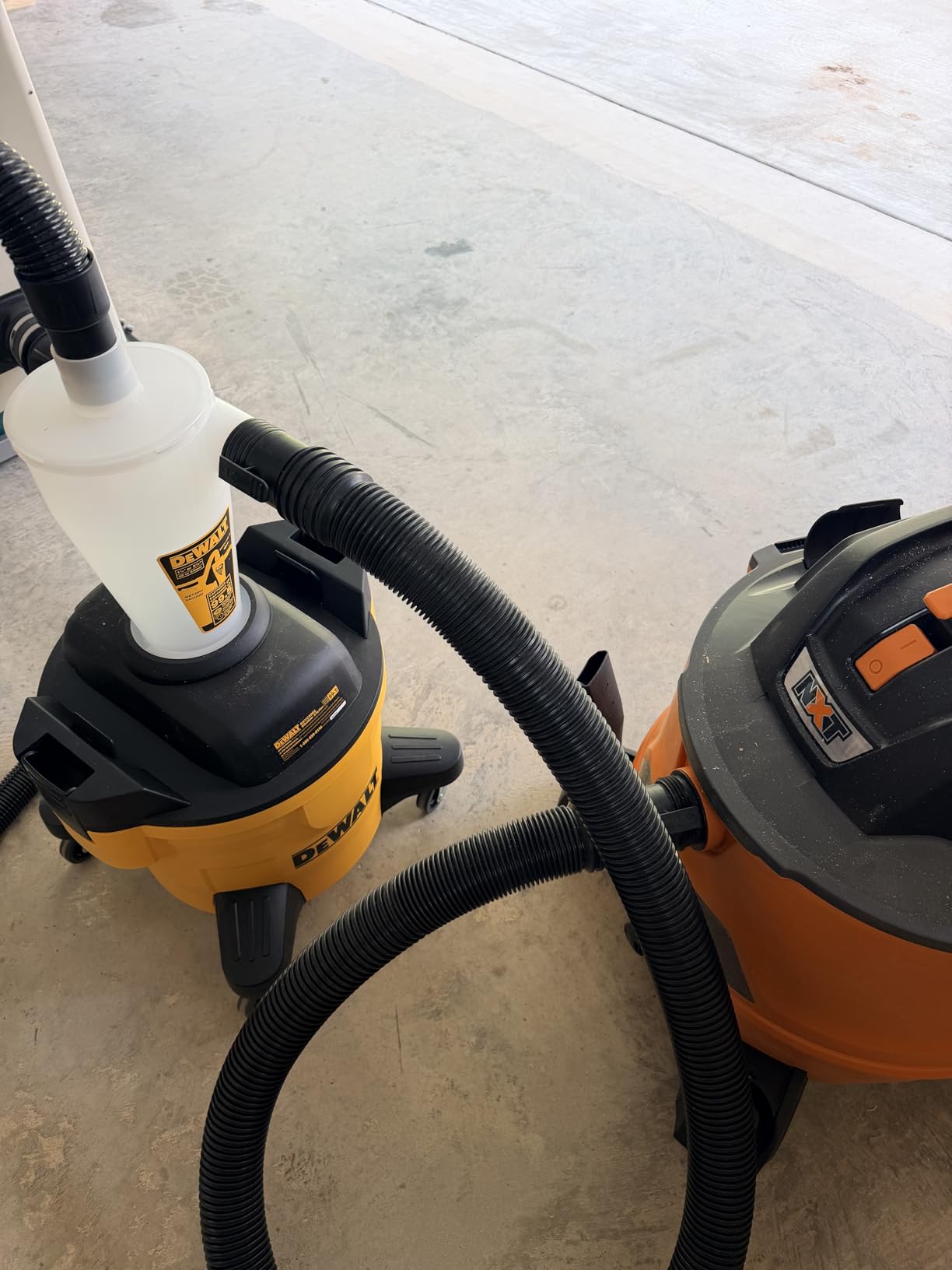 DEWALT Dust Separator with 6 Gallon Poly Tank, 99.5% Efficiency Cyclone Dust Collector, High-Performance Cycle Powder Collector Filter, DXVCS002, Yellow customer photo 2