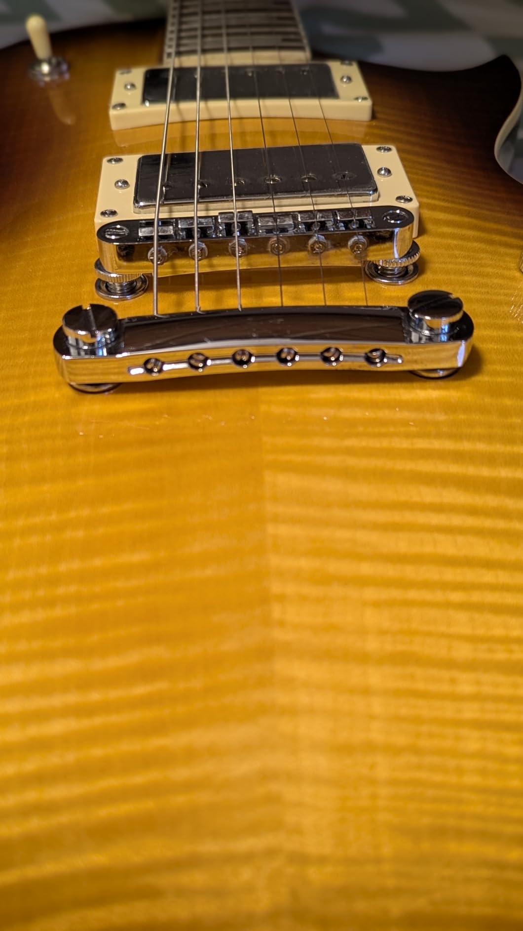 IYV-ILP-400 Solid Body Electric Guitar Cherry Sunburst (IYV) customer photo 2