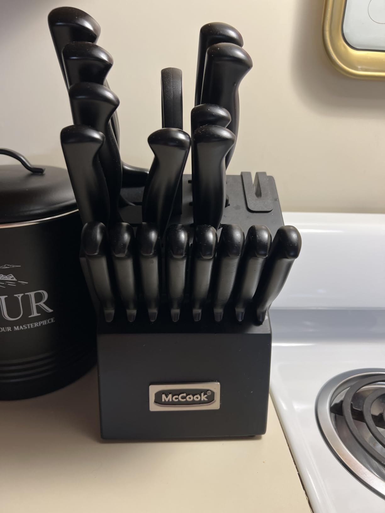 McCook Knife Sets, German Stainless Steel Knife Block Sets with Built-in Sharpener, 15 Piece Chef Knife and More, Razor Sharp, Restaurant Grade, Anti-Rust, Elegant Box for Gift customer photo 2