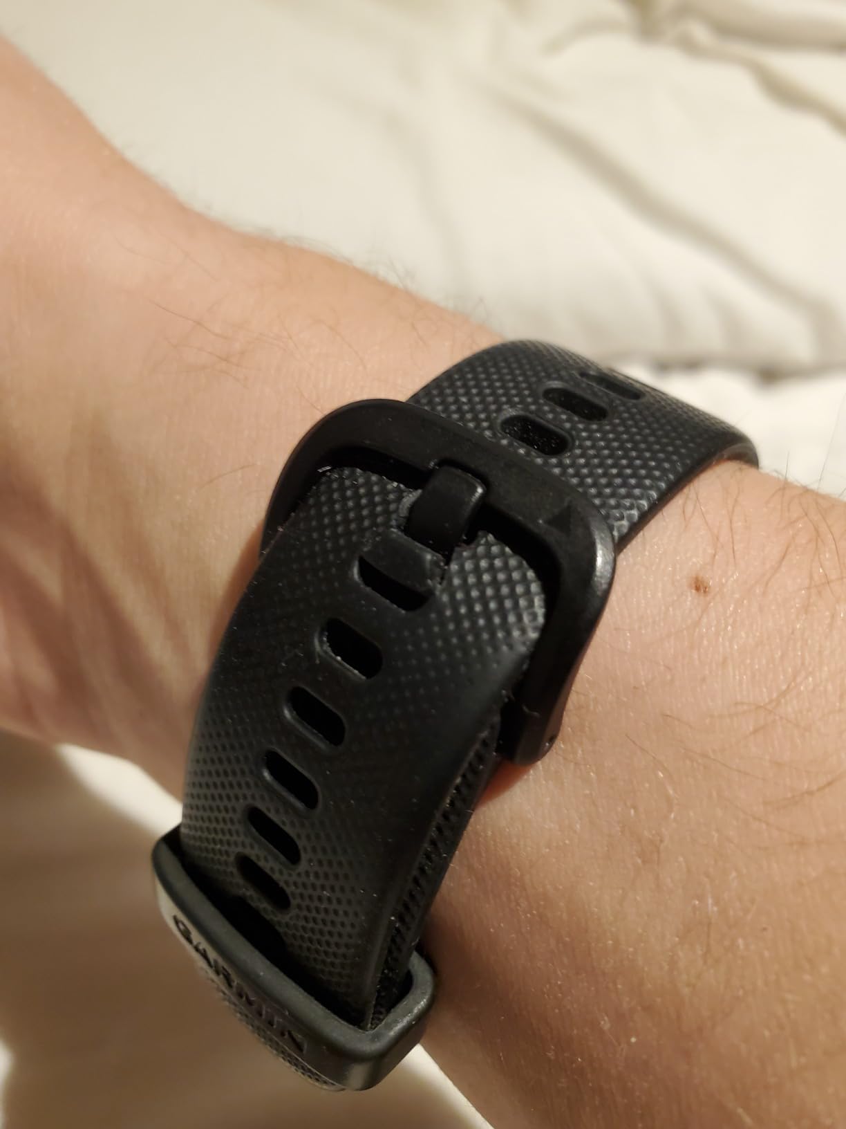 Garmin vivomove Sport, Hybrid Smartwatch, Health and Wellness Features, Touchscreen, White customer photo 2