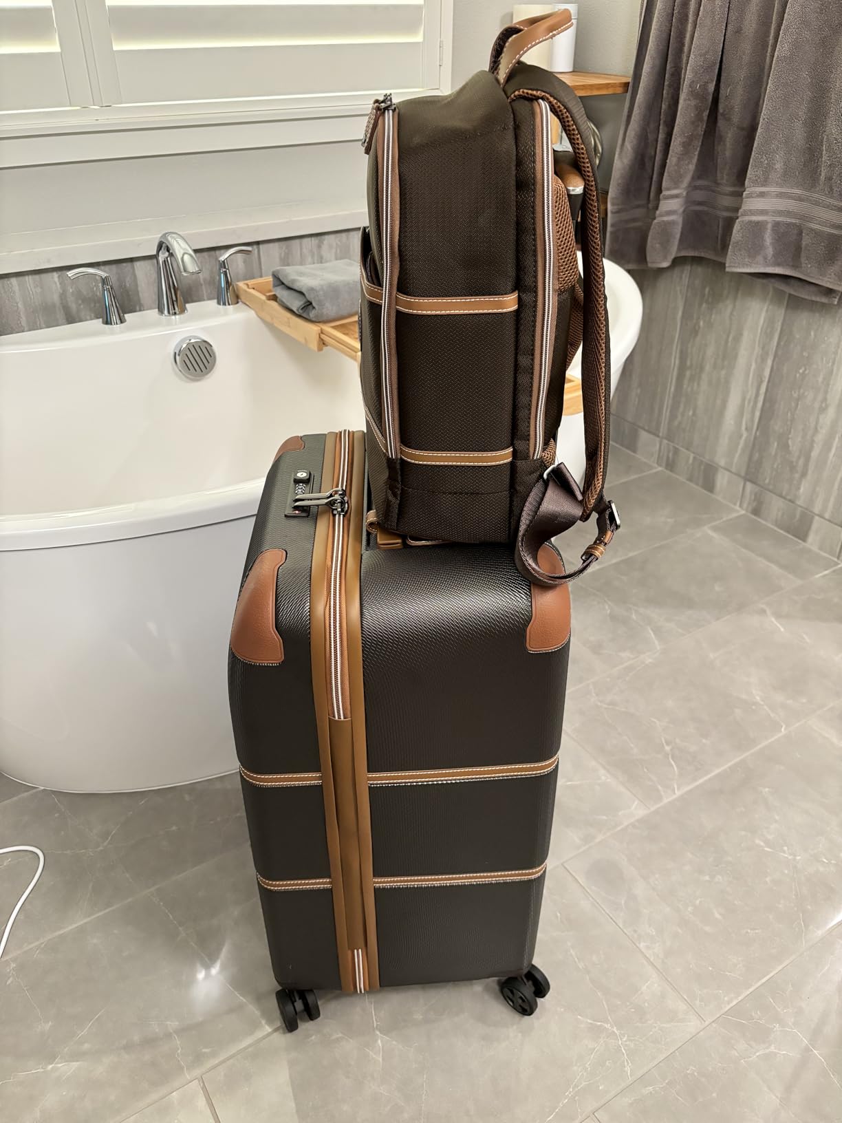 DELSEY PARIS Chatelet Air 2.0 Checked Suitcase 28 Inch Large, Hardside Polycarbonate Luggage, Dual-Density Spinner Wheels, TSA Lock, Chocolate Brown customer photo 2