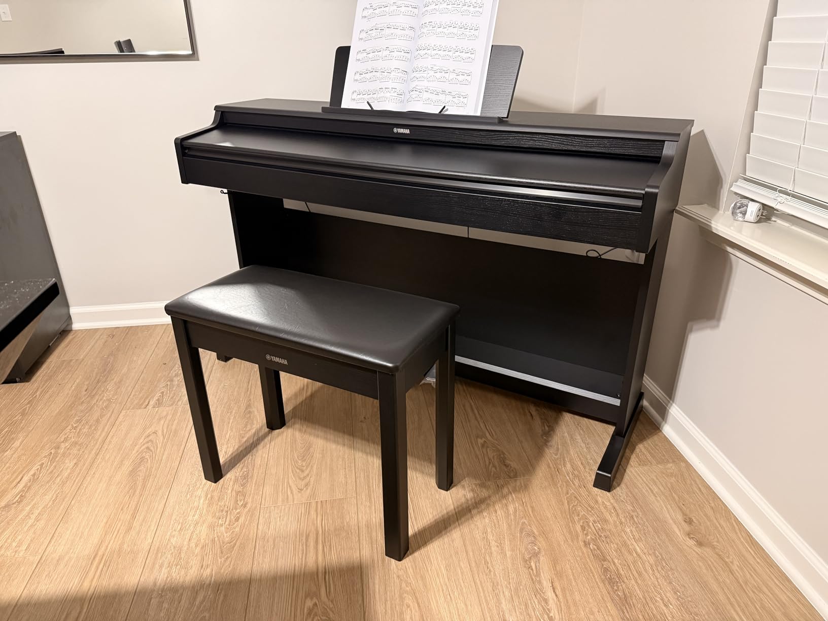 Yamaha Arius YDP-S35 Slim Digital Upright Piano, Grand Sound, Compact Weighted Keyboard, Black customer photo 1