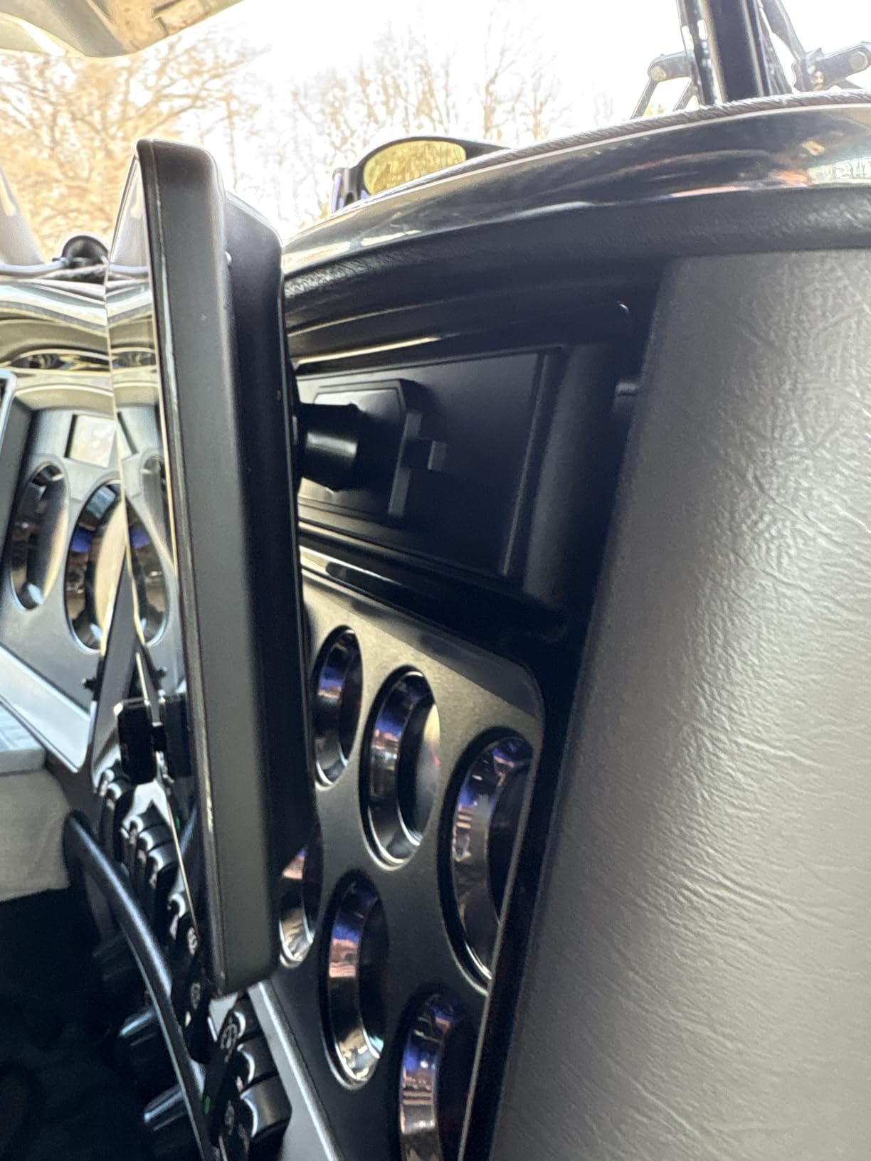 BOSS Audio Systems BCPA8 Single DIN Car Stereo Wireless Apple CarPlay, Android Auto, 8 Inch Touchscreen, Bluetooth, AM/FM Radio Receiver customer photo 2