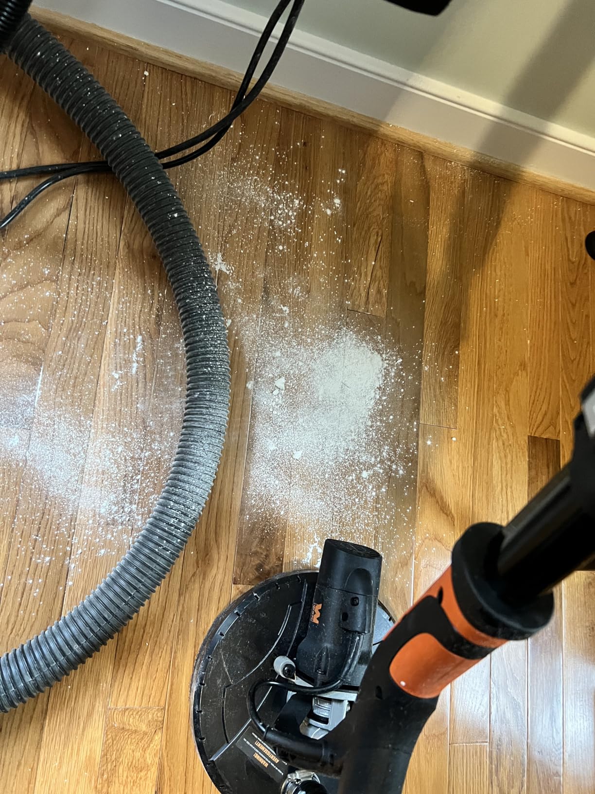 WEN DW5062 Variable Speed 5-Amp Drywall Sander with 15-Foot Dust Hose, Black customer photo 2