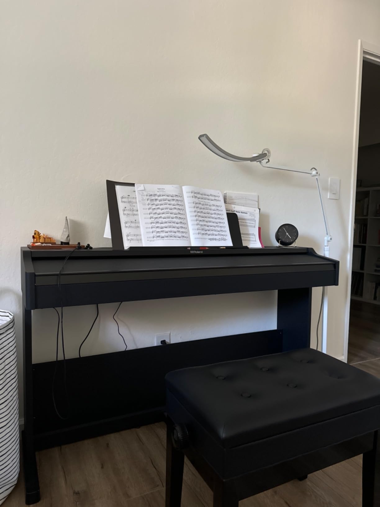 Roland RP107 Digital Piano, Compact and Affordable Home Piano with Traditional Upright Styling, Perfect for Beginners, Class-Leading Sound and Playability, Onboard Bluetooth customer photo 1