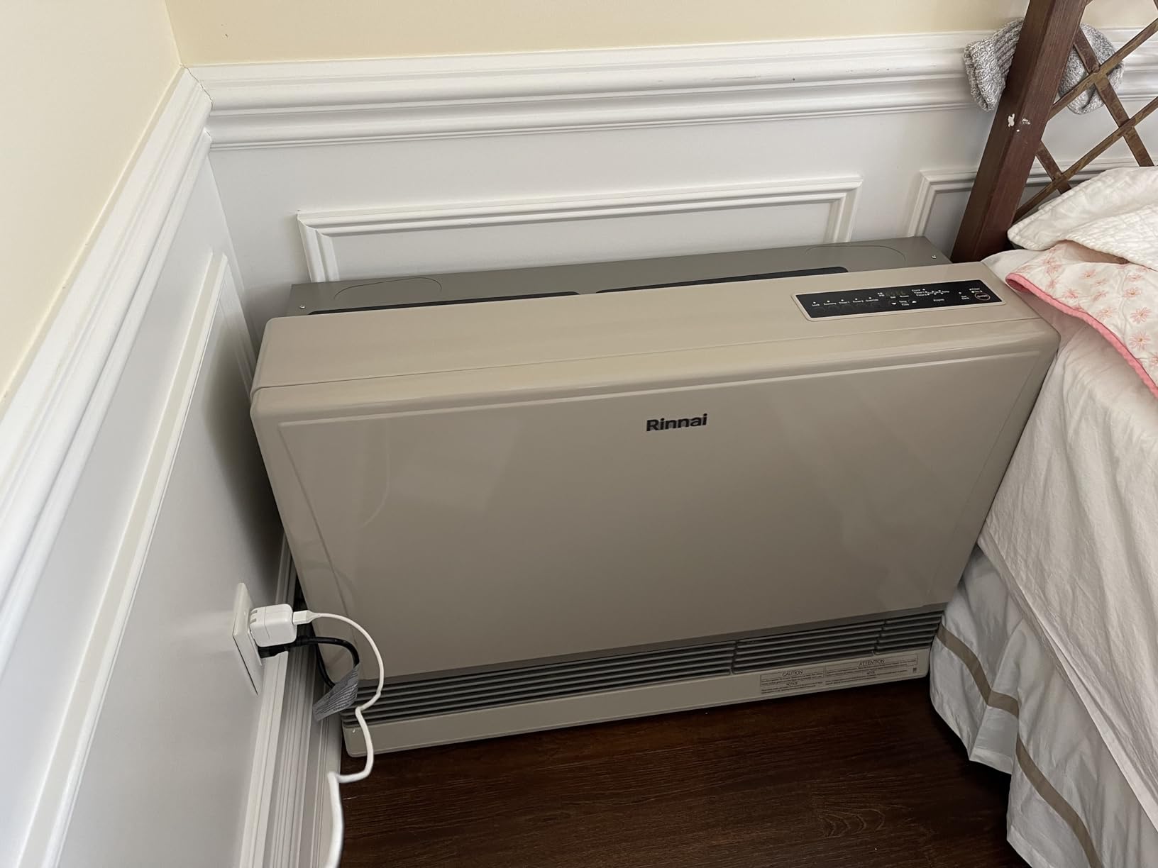 Rinnai EX38DTWN Direct Vent Wall Furnace, Indoor Natural Gas Heater, Energy Efficient Space Heater, 38,400 BTU, White customer photo 2