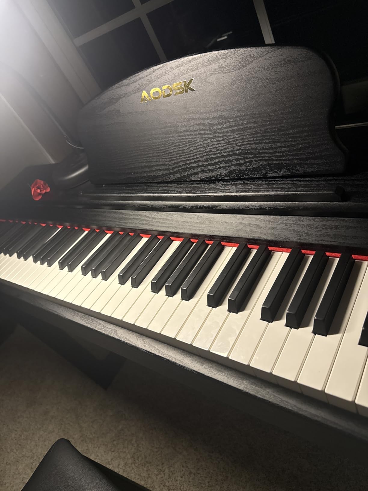 AODSK 88-Key Weighted Keyboard Piano, Hammer Action Digital Piano with Speakers, Furniture Stand and Triple Pedals, Piano Keyboard 88 Keys Beginner's Course, B-83S customer photo 2