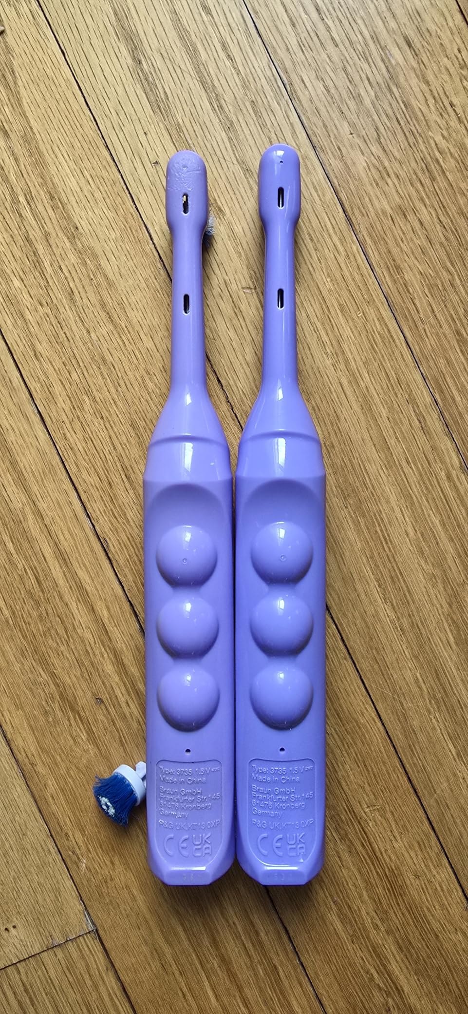 Oral-B Kid's Battery Toothbrush Featuring Marvel's Spiderman, Soft Bristles, for Kids 3+ customer photo 2