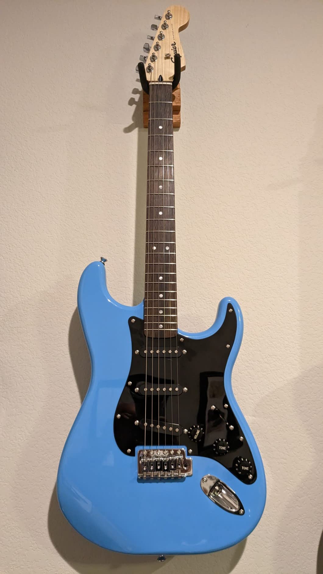 Squier Sonic Stratocaster Electric Guitar, California Blue, Laurel Fingerboard, Black Pickguard customer photo 1