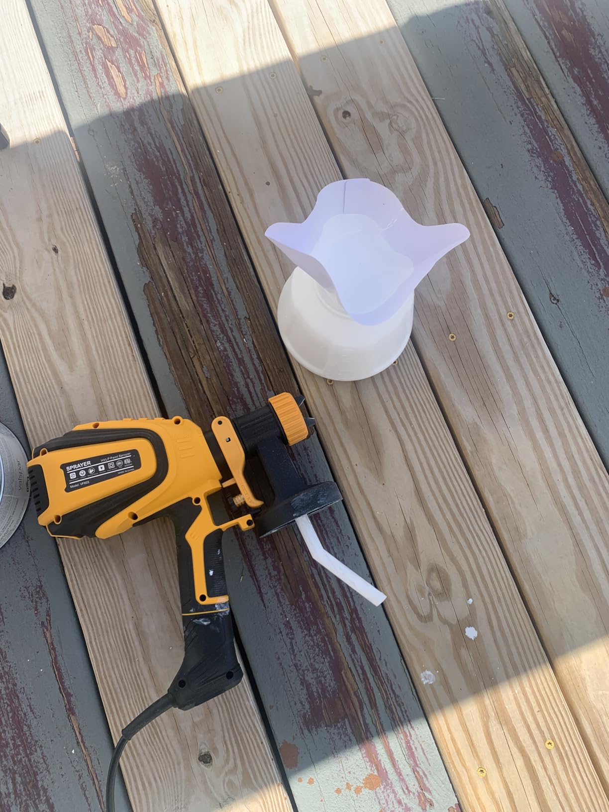 VONFORN Paint Sprayer, 700W HVLP Spray Gun with Cleaning & Blowing Joints, 4 Nozzles and 3 Patterns, Easy to Clean, for Furniture, Cabinets, Fence, Walls, Door, Garden Chairs etc. VF803 Blue customer photo 1