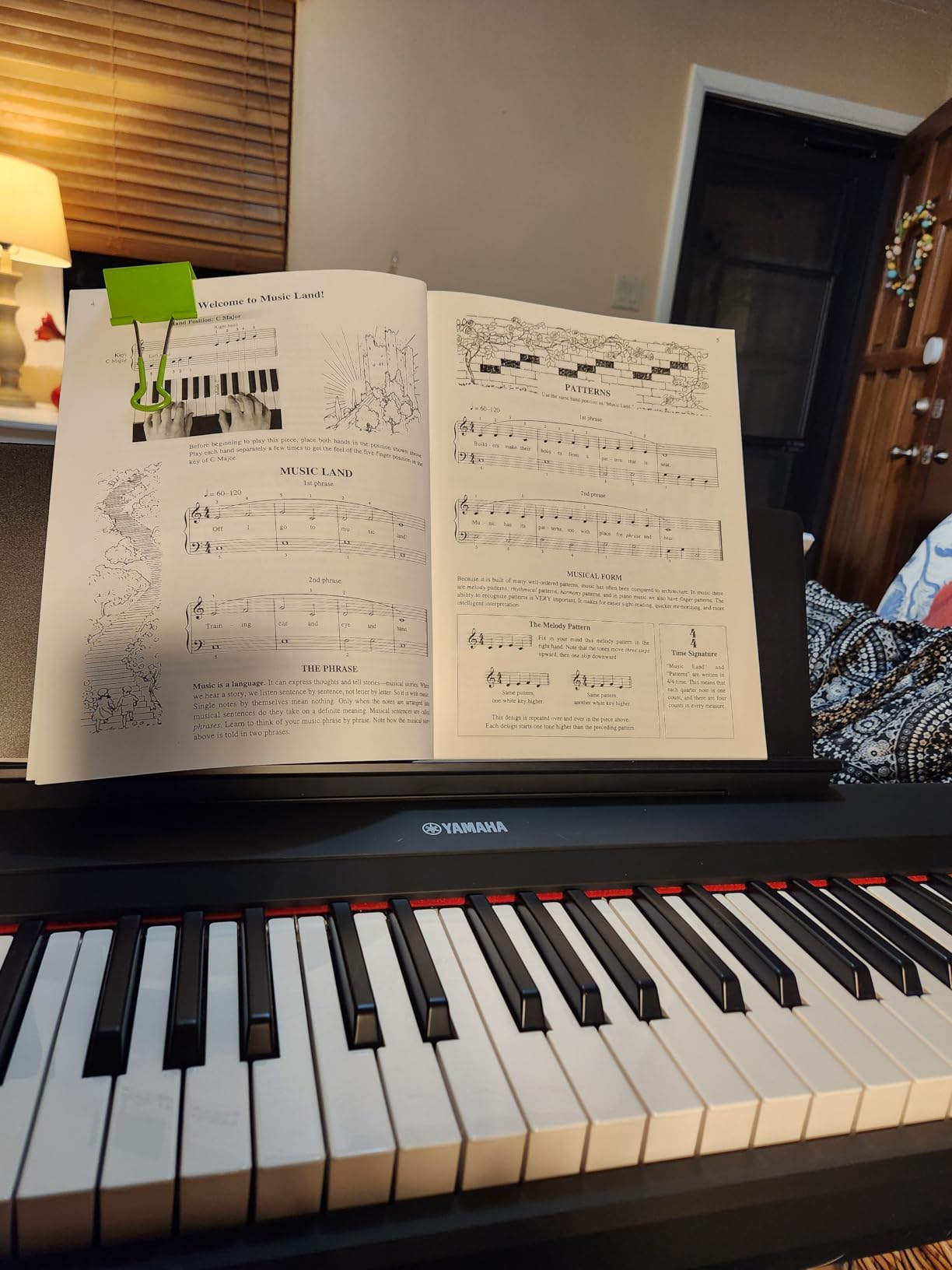 Yamaha Piaggero NP15B 61-Key Ultra-Portable Digital Piano, Touch Sensitive Keys, Metronome, Recording Function, Black customer photo 2
