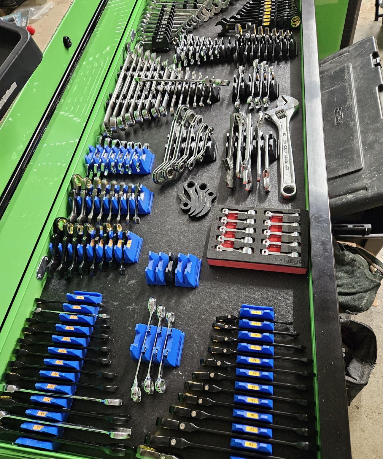 WORKPRO 22-piece Ratcheting Wrench Set with 180-Degree Flex Head, Anti-Slip Tooth, Combination Wrench Sets with Organizer Box, Metric 6-18mm and SAE 1/4-3/4 customer photo 2