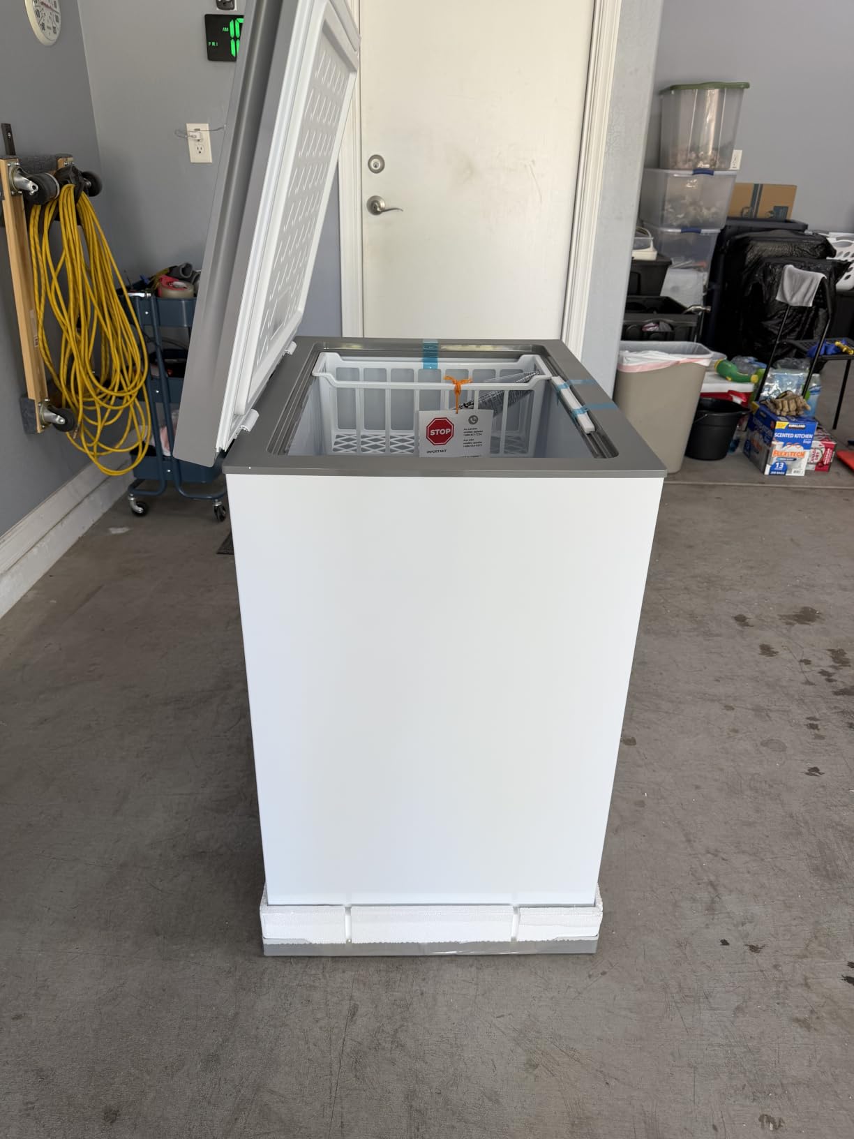 Midea MERC04C4BAWW Chest Freezer, 3.5 Cubic Feet Freezer With Removable Basket, Interior LED Light, Adjustable Temperature, For Kitchen Apartment Office, White customer photo 2