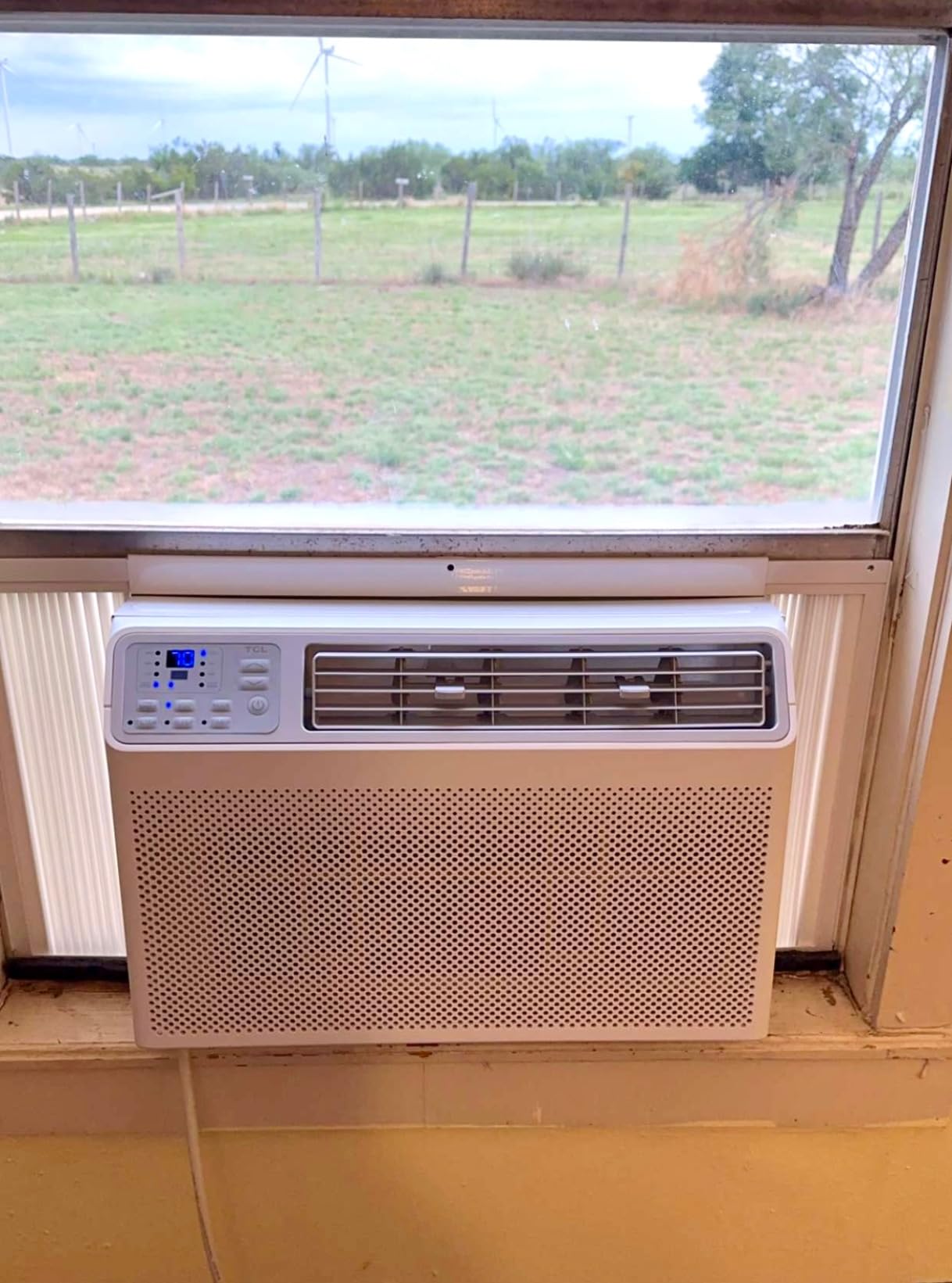 TCL H8W35W 8,000 BTU Smart Window Air Conditioner, Fan & Dehumidifier, 350 Sq. Ft, Remote Control, Compatible with Alexa/Google Assistant, White customer photo 1