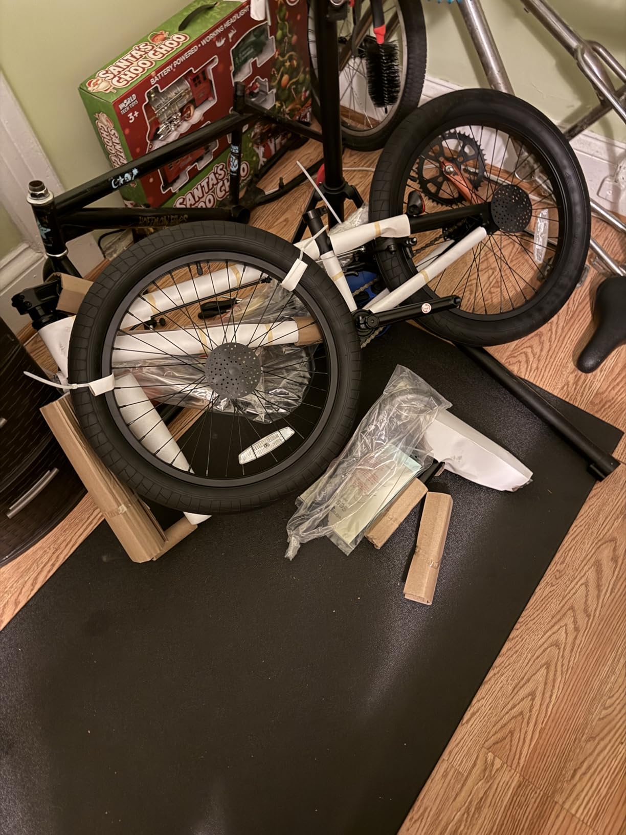 Retrospec Sesh 20-inch Kids BMX Bike - Freestyle Youth Bicycle for Boys and Girls With Removable Axle Pegs, U-Brake, Threadless Steering and Shock-Absorbing Tires for Children Ages 6-11 Years Old customer photo 2
