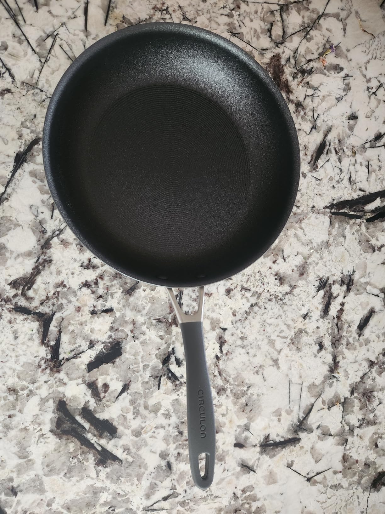 Circulon A1 Series w/ScratchDefense Nonstick Induction Wok with Lid, 14-Inch, Wok Pan with Lid, Graphite customer photo 2